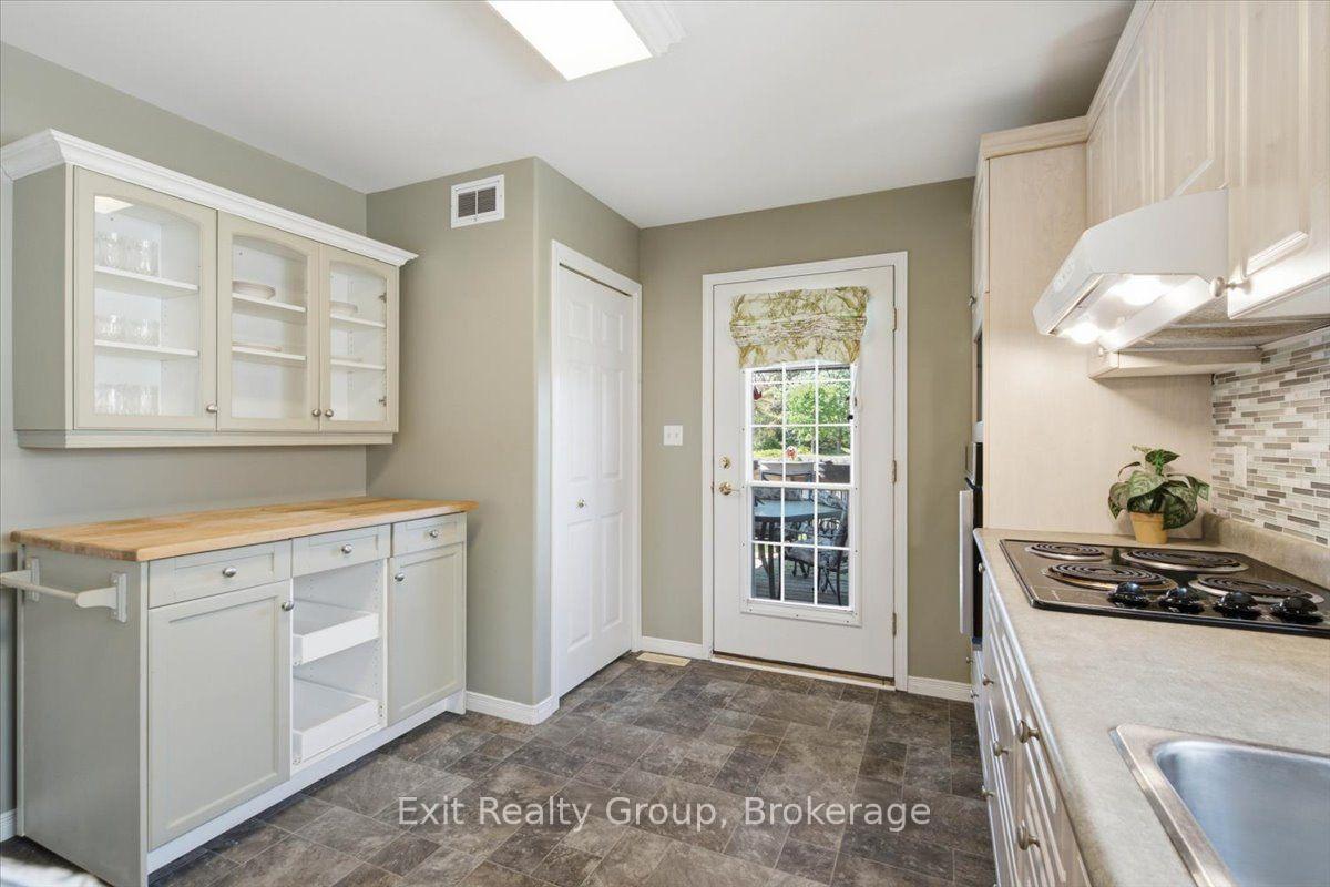 Photo 11 of 55 Gavey Street, Belleville, Thurlow Ward — HOMEH
