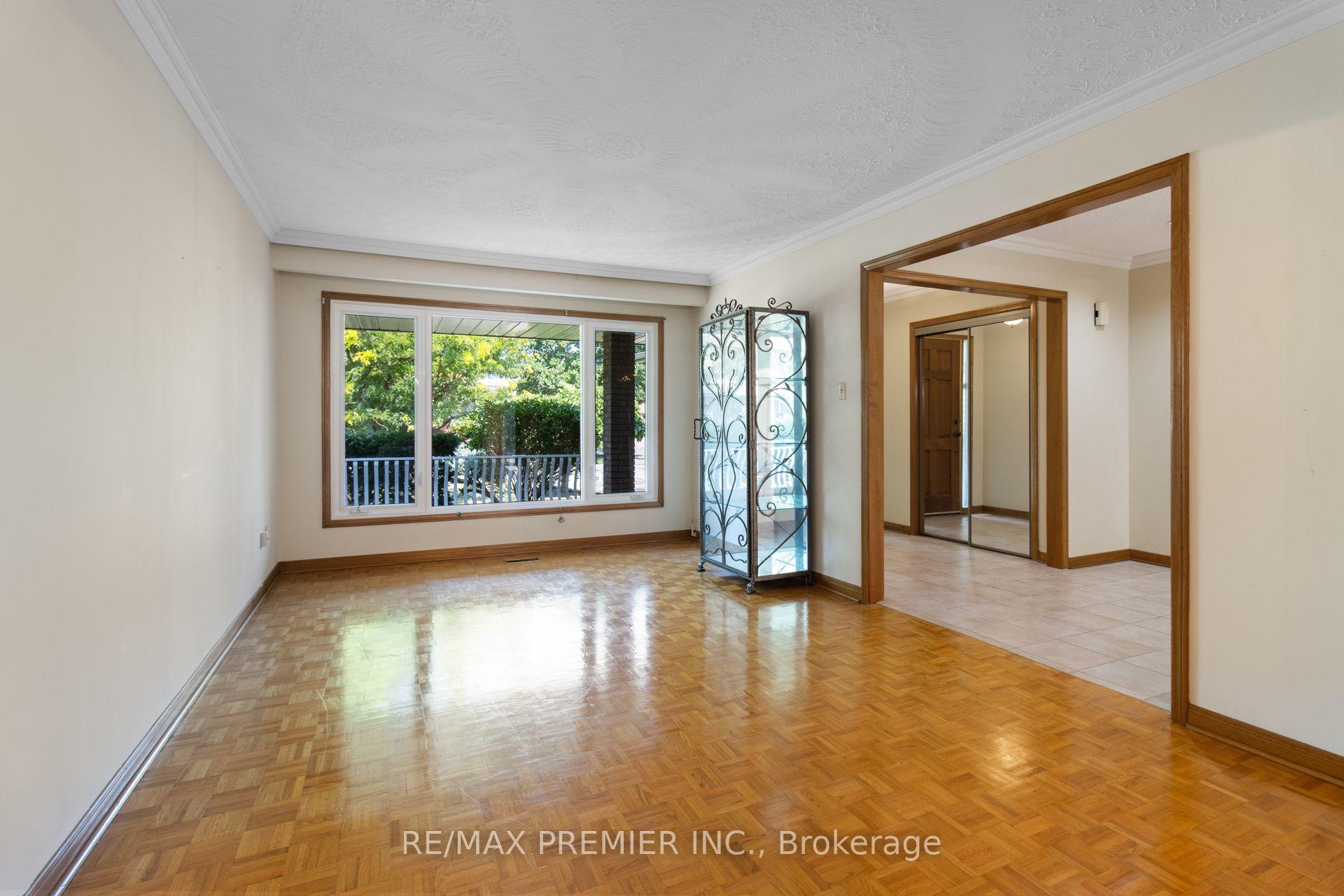 Photo 15 of 28 Marevan Place, Vaughan, East Woodbridge — HOMEH