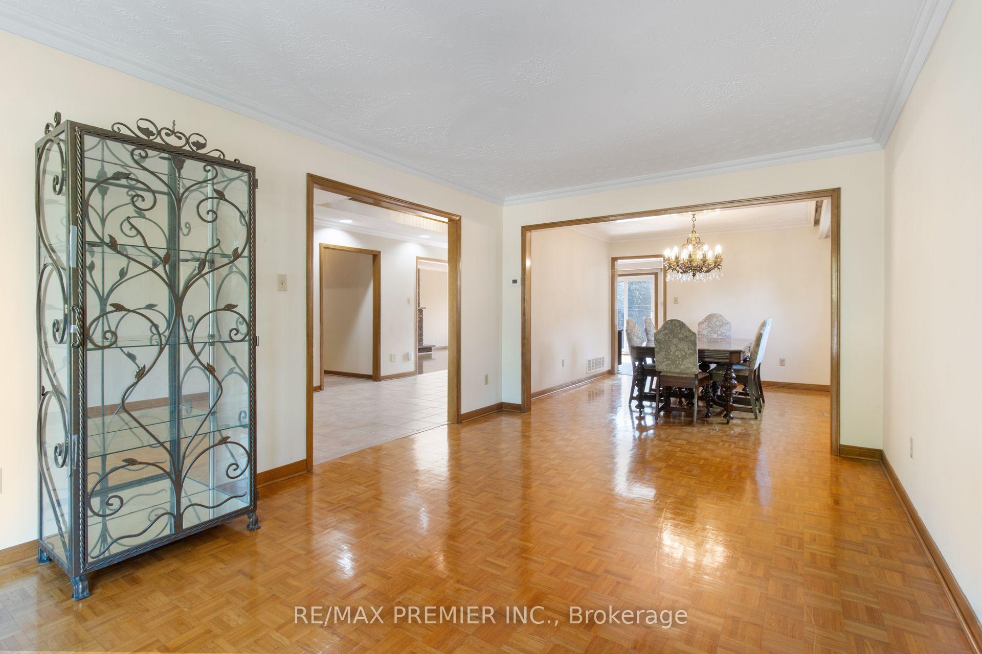 Photo 16 of 28 Marevan Place, Vaughan, East Woodbridge — HOMEH