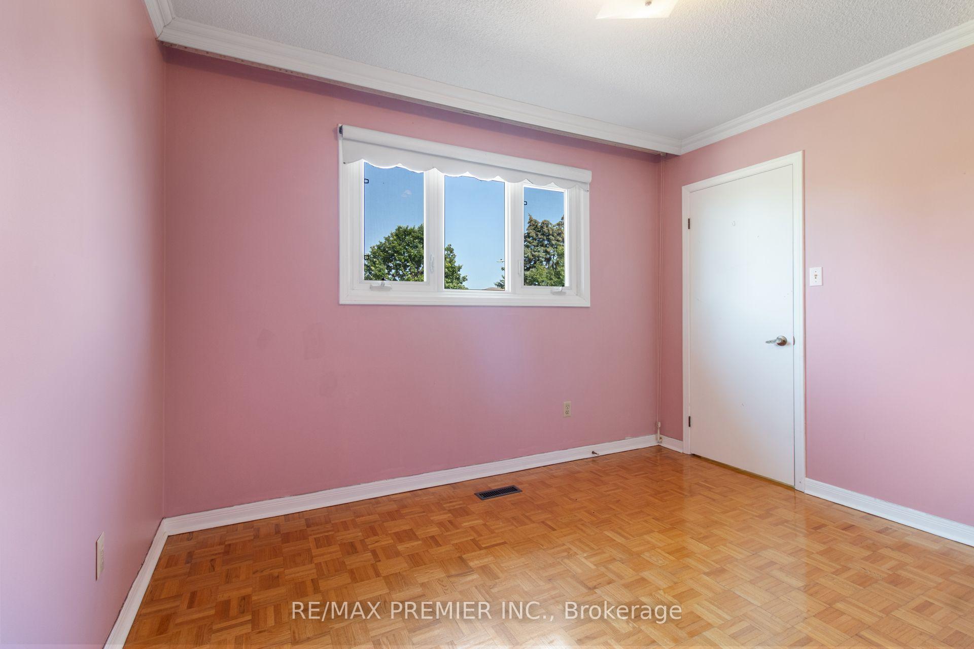 Photo 18 of 28 Marevan Place, Vaughan, East Woodbridge — HOMEH