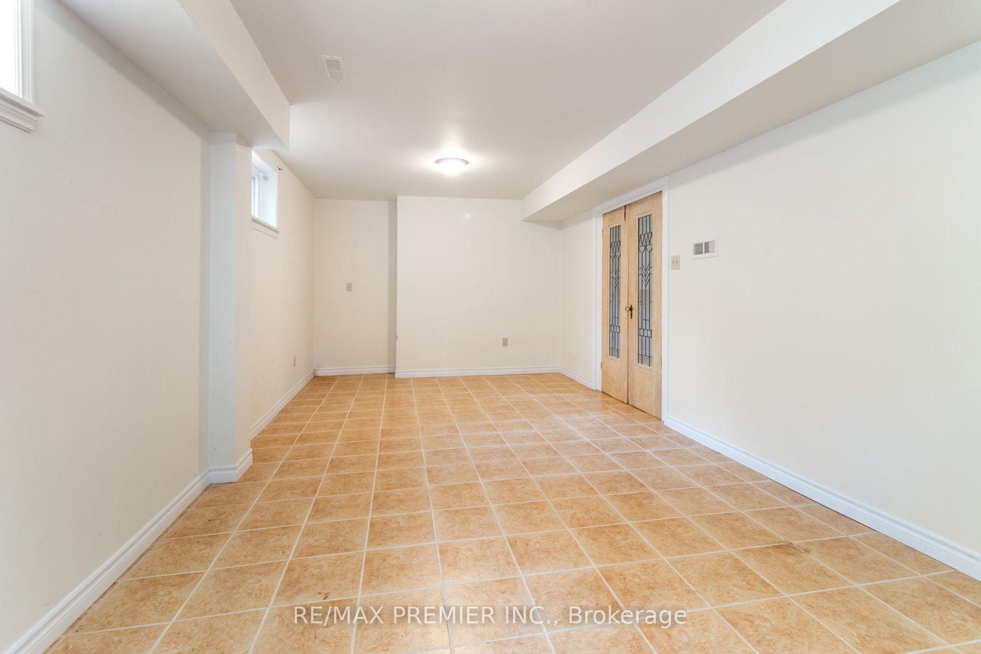 Photo 34 of 28 Marevan Place, Vaughan, East Woodbridge — HOMEH