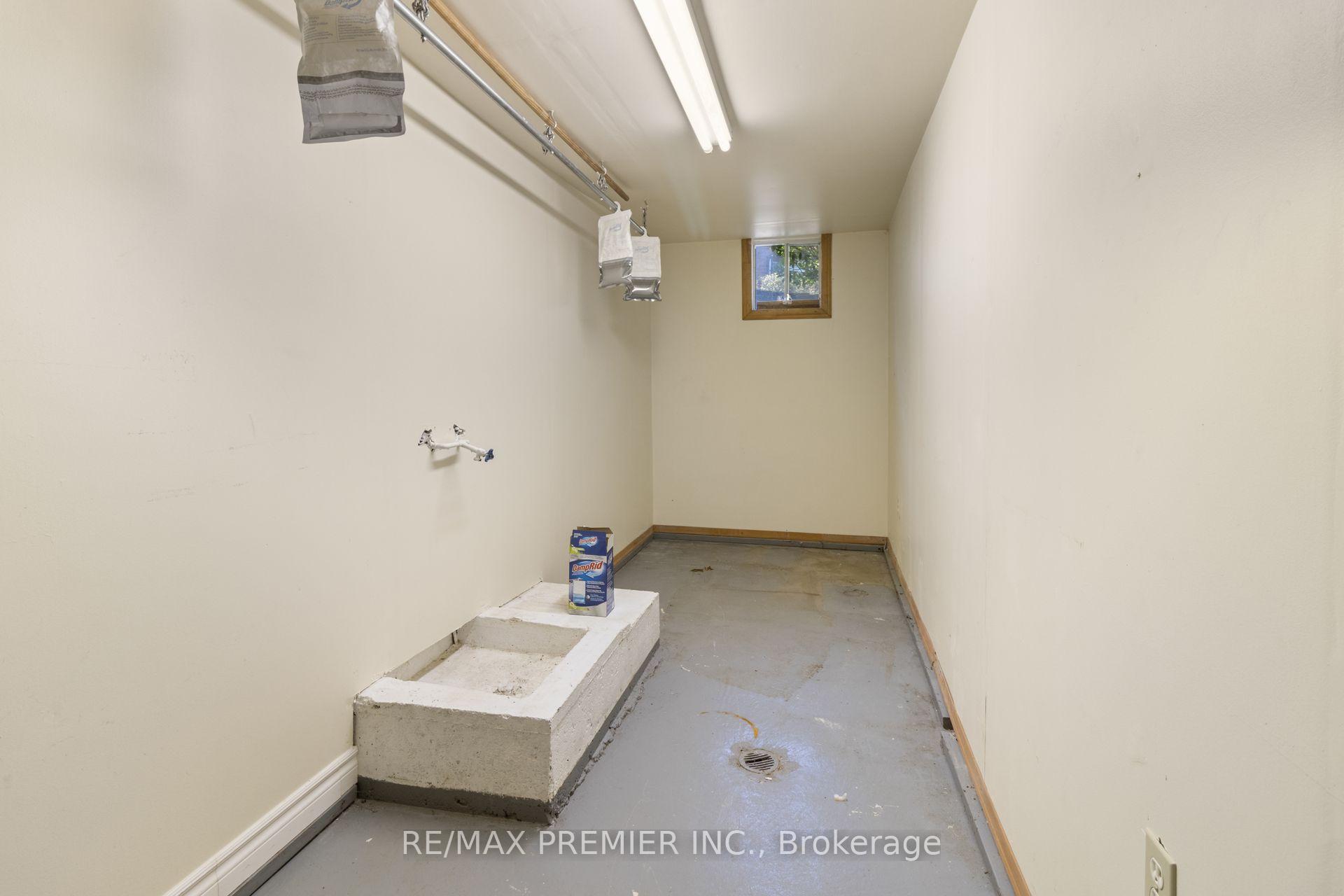 Photo 37 of 28 Marevan Place, Vaughan, East Woodbridge — HOMEH
