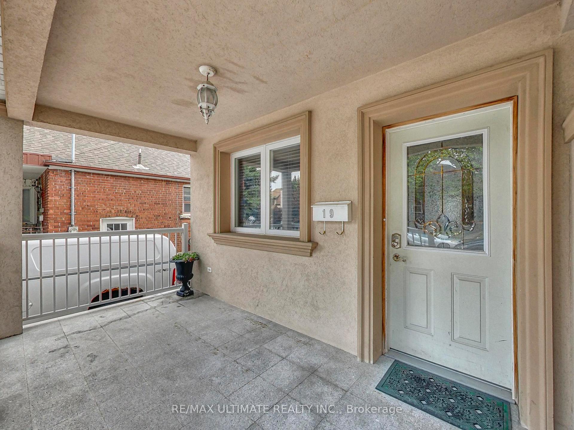 Photo 3 of Unit Upper, 19 Glenora Avenue, Toronto, Oakwood Village — HOMEH