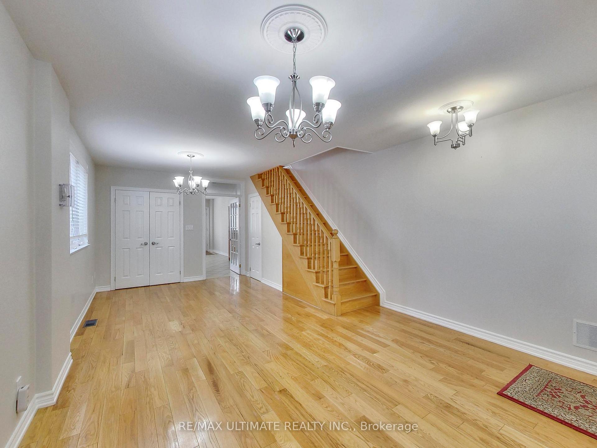 Photo 5 of Unit Upper, 19 Glenora Avenue, Toronto, Oakwood Village — HOMEH