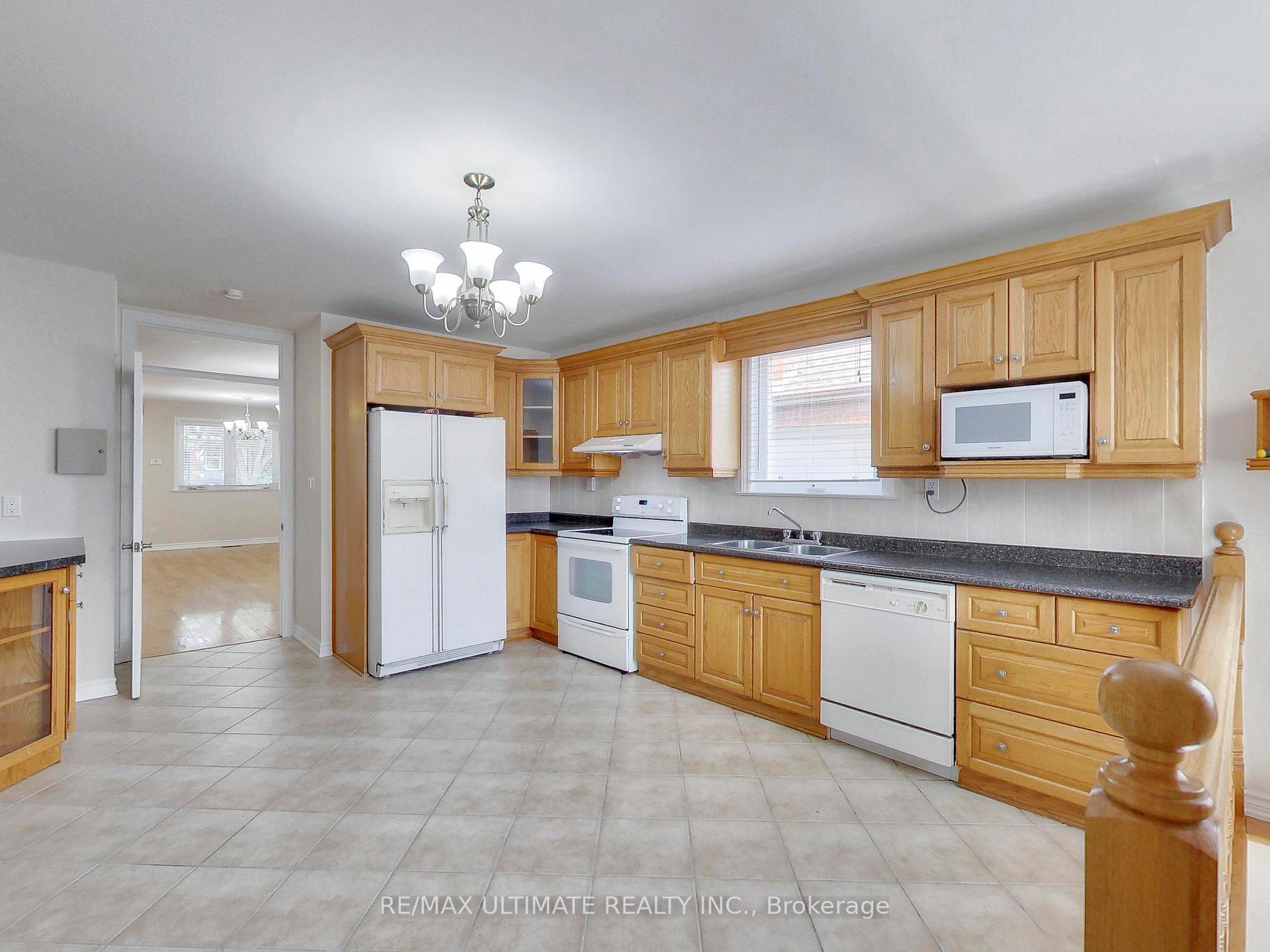 Photo 11 of Unit Upper, 19 Glenora Avenue, Toronto, Oakwood Village — HOMEH