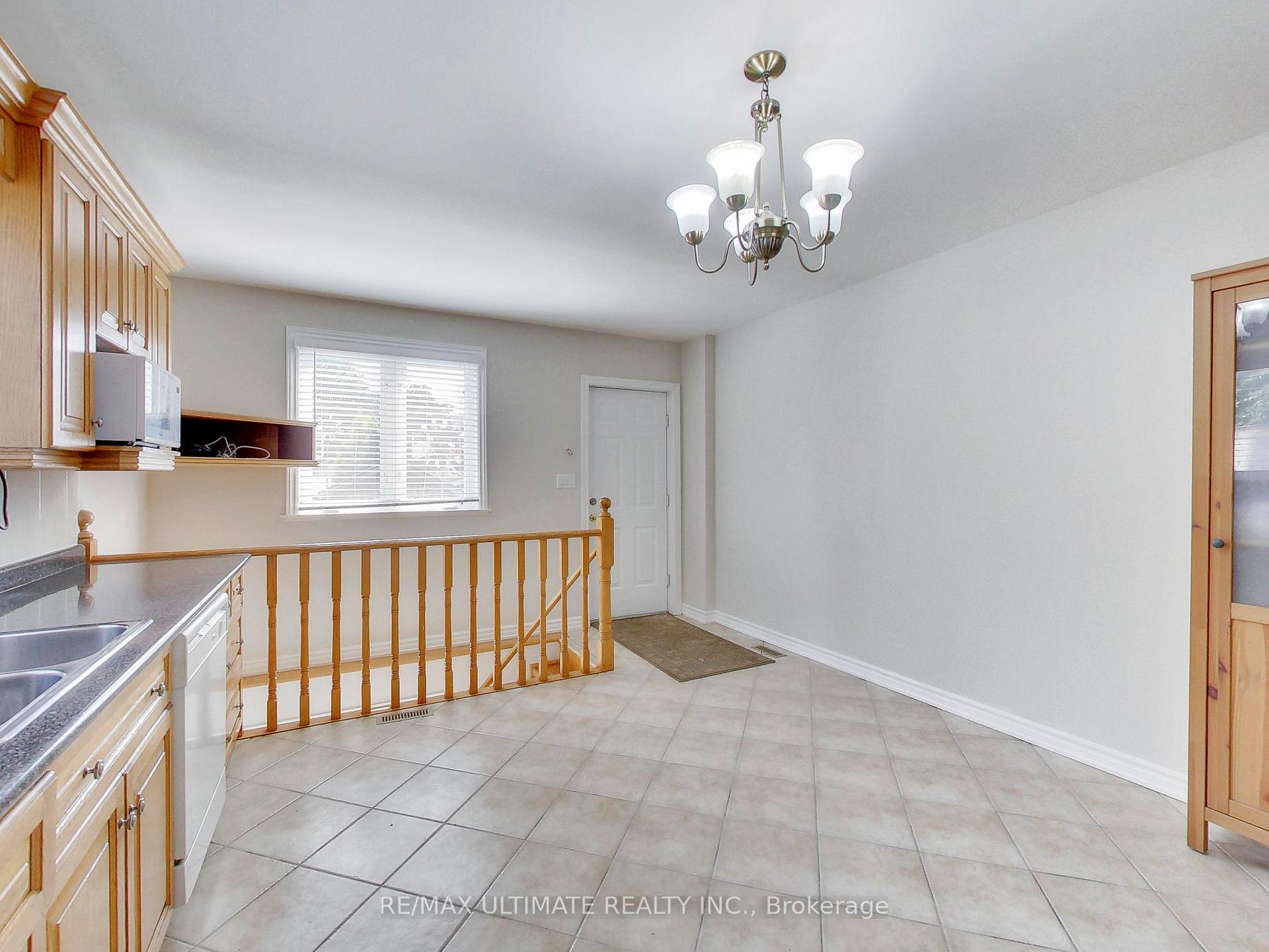 Photo 12 of Unit Upper, 19 Glenora Avenue, Toronto, Oakwood Village — HOMEH