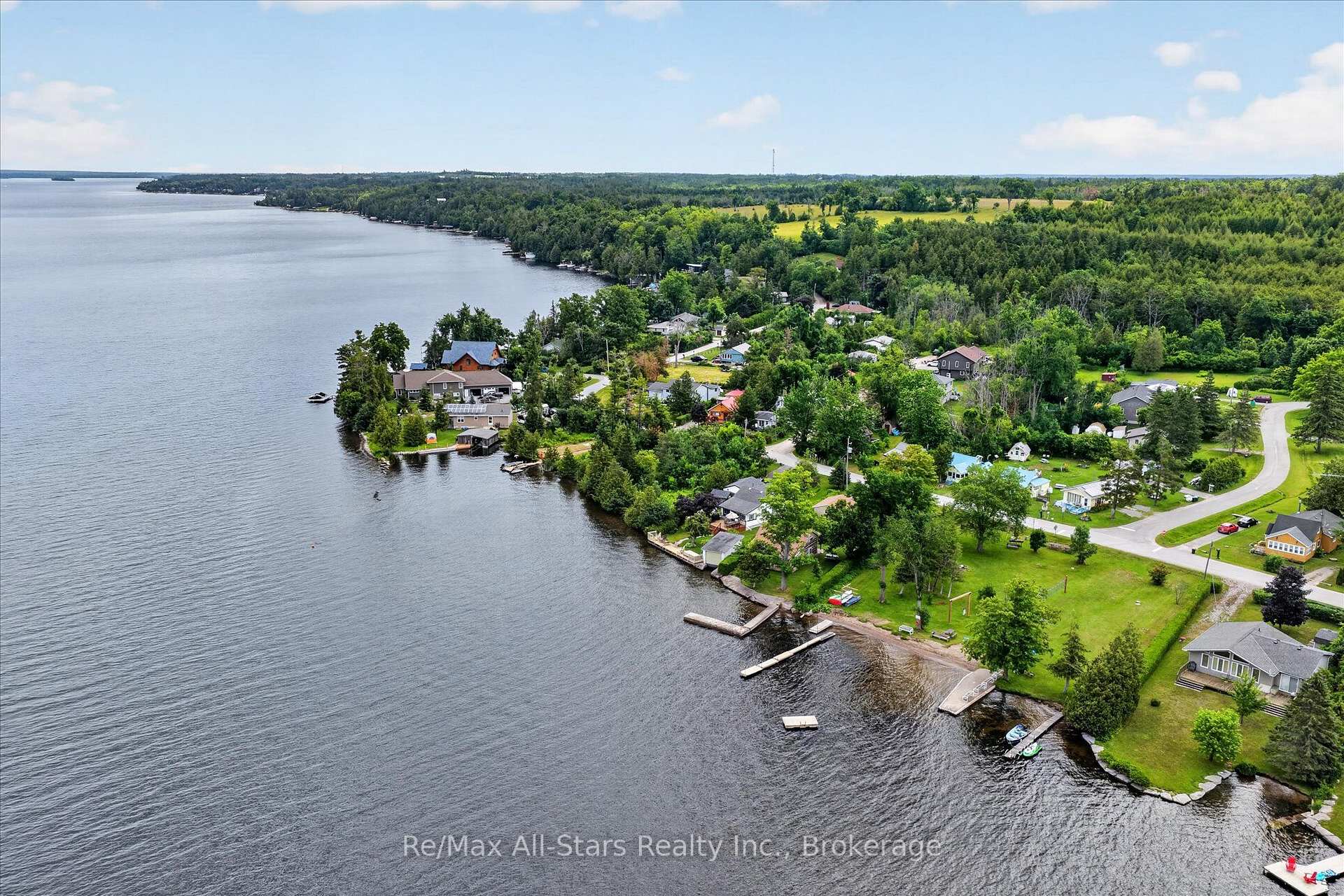 Photo 4 of 3 Leaf Street, Kawartha Lakes, Dunsford — HOMEH