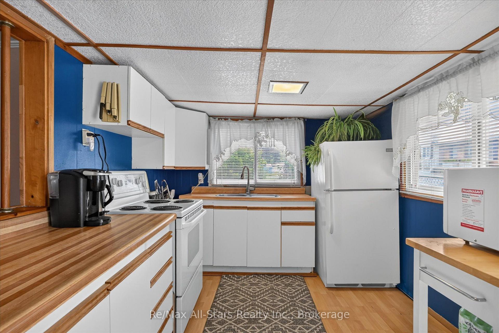 Photo 12 of 3 Leaf Street, Kawartha Lakes, Dunsford — HOMEH