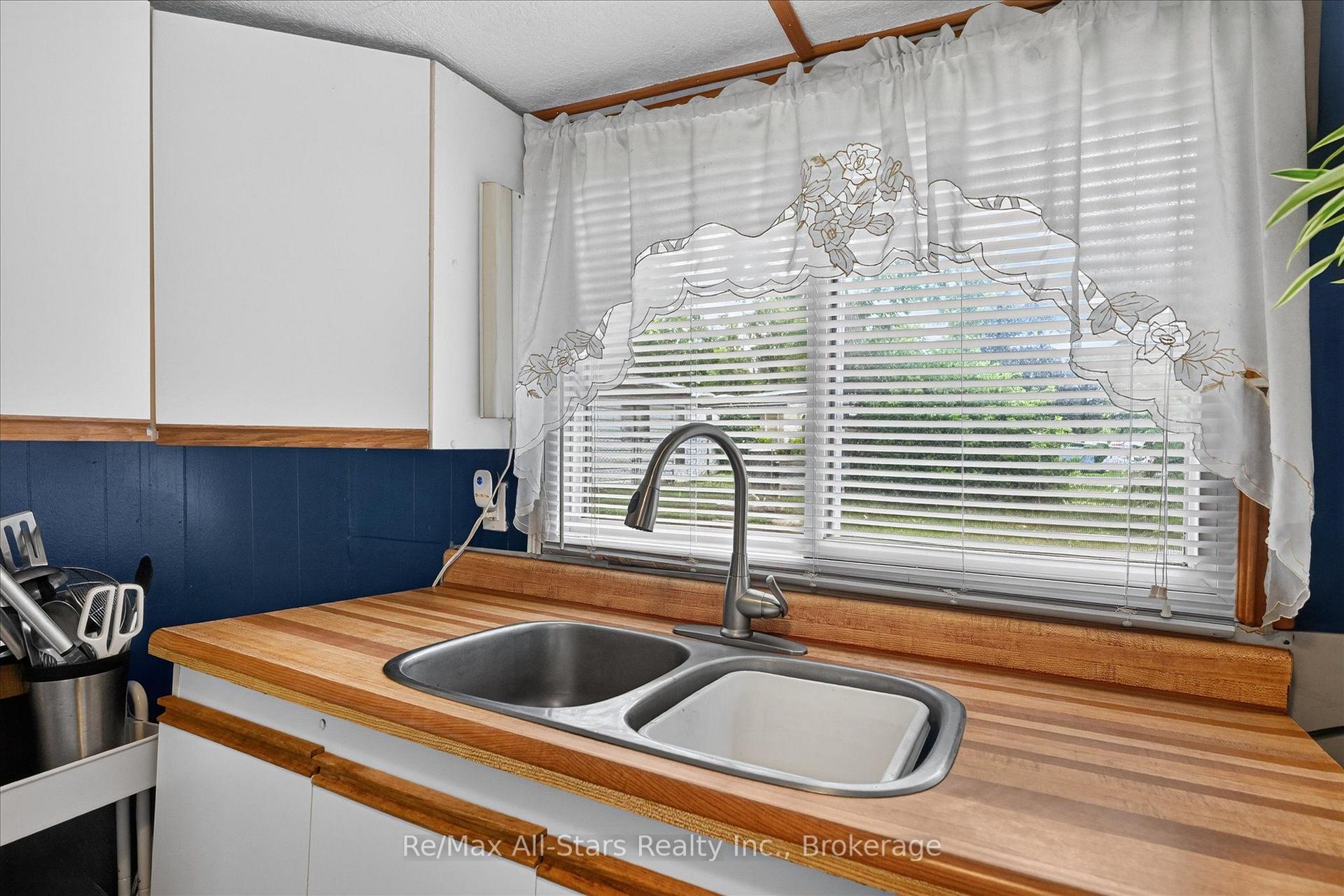 Photo 14 of 3 Leaf Street, Kawartha Lakes, Dunsford — HOMEH