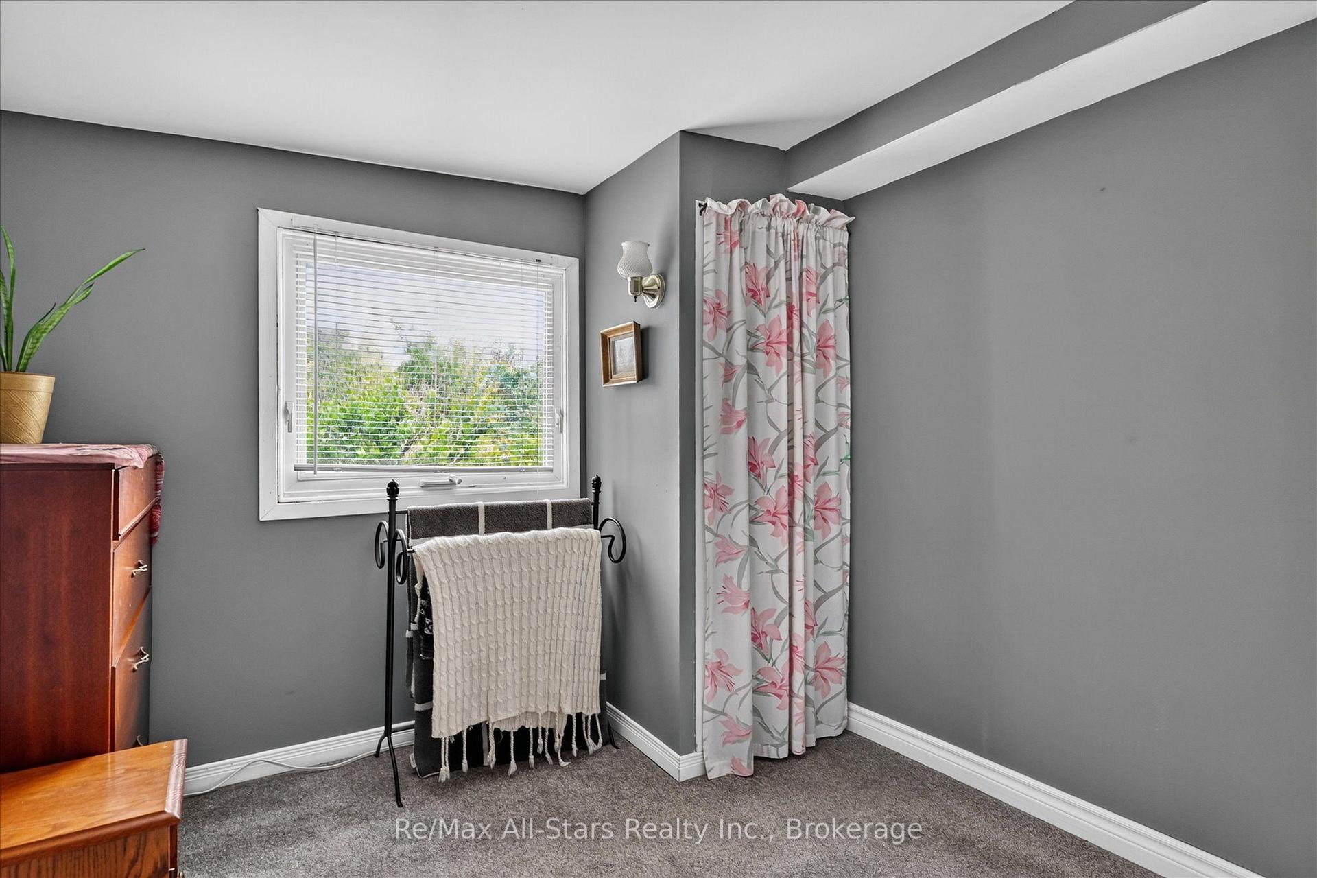 Photo 19 of 3 Leaf Street, Kawartha Lakes, Dunsford — HOMEH