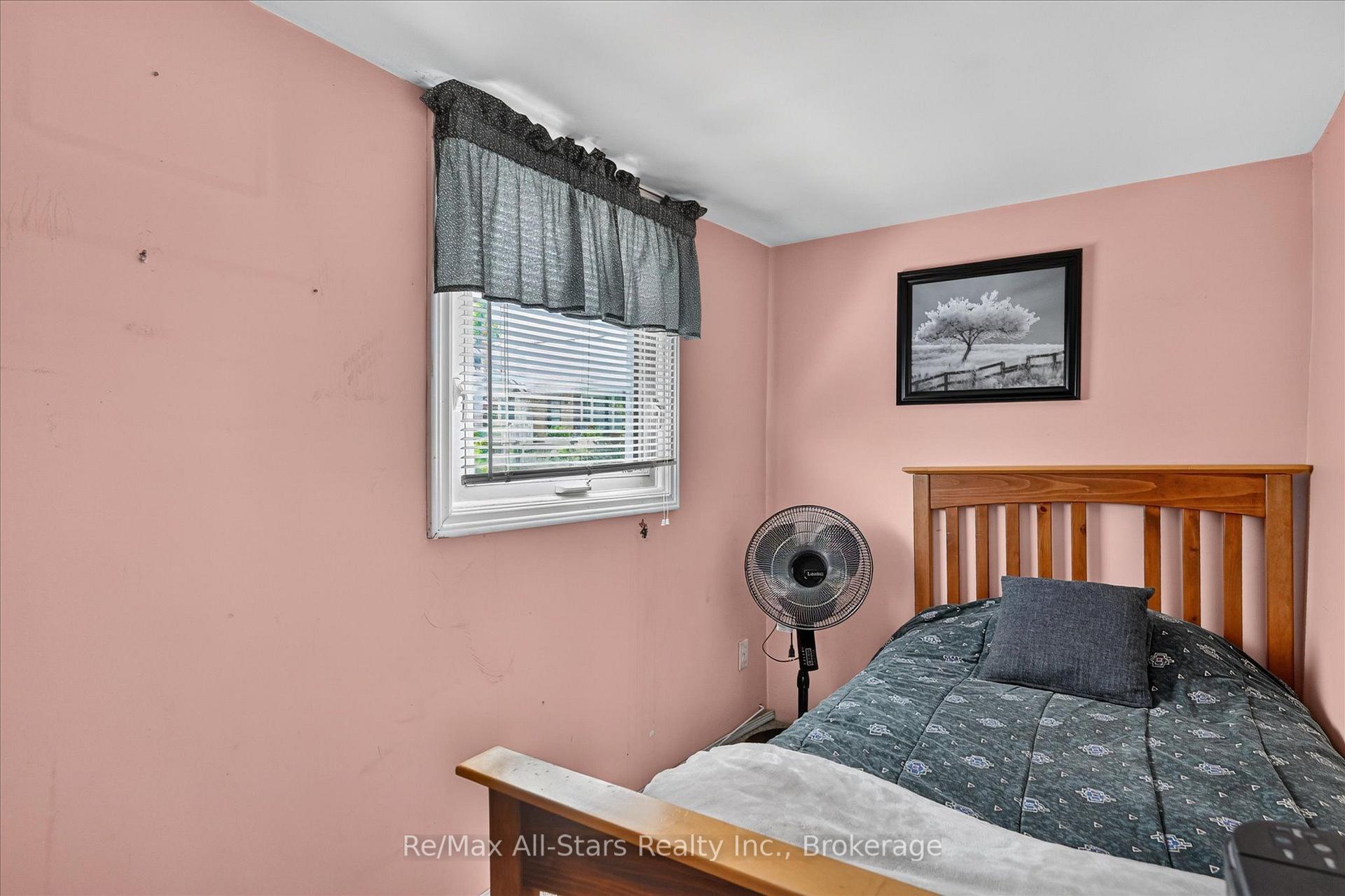 Photo 25 of 3 Leaf Street, Kawartha Lakes, Dunsford — HOMEH
