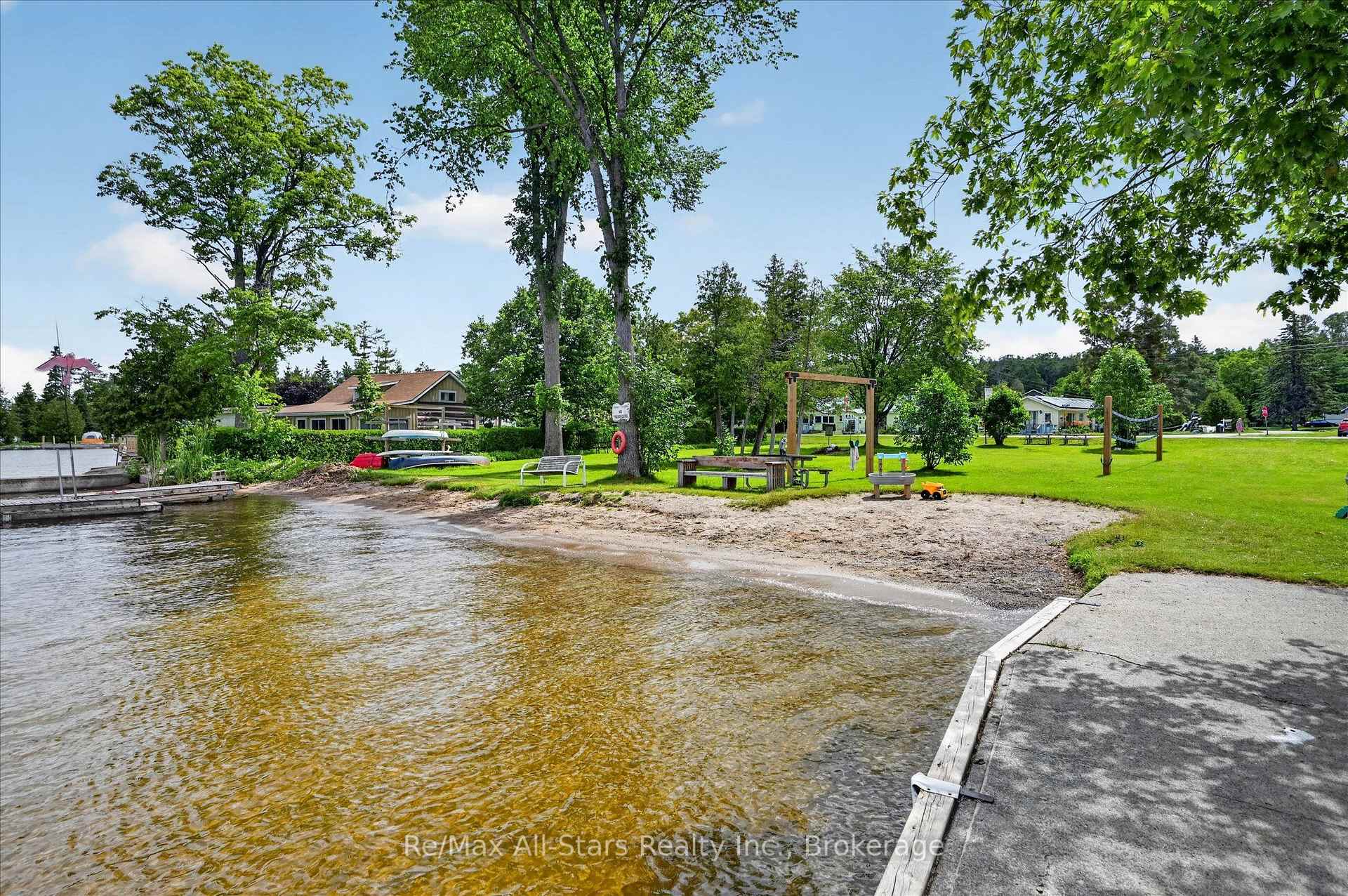 Photo 34 of 3 Leaf Street, Kawartha Lakes, Dunsford — HOMEH