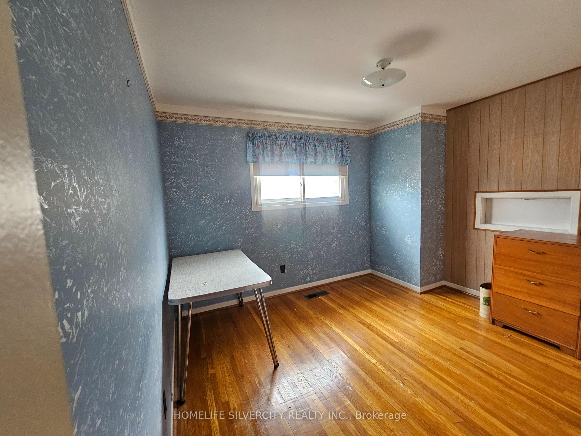 Photo 3 of 7746 Redstone Road, Mississauga, Malton — HOMEH