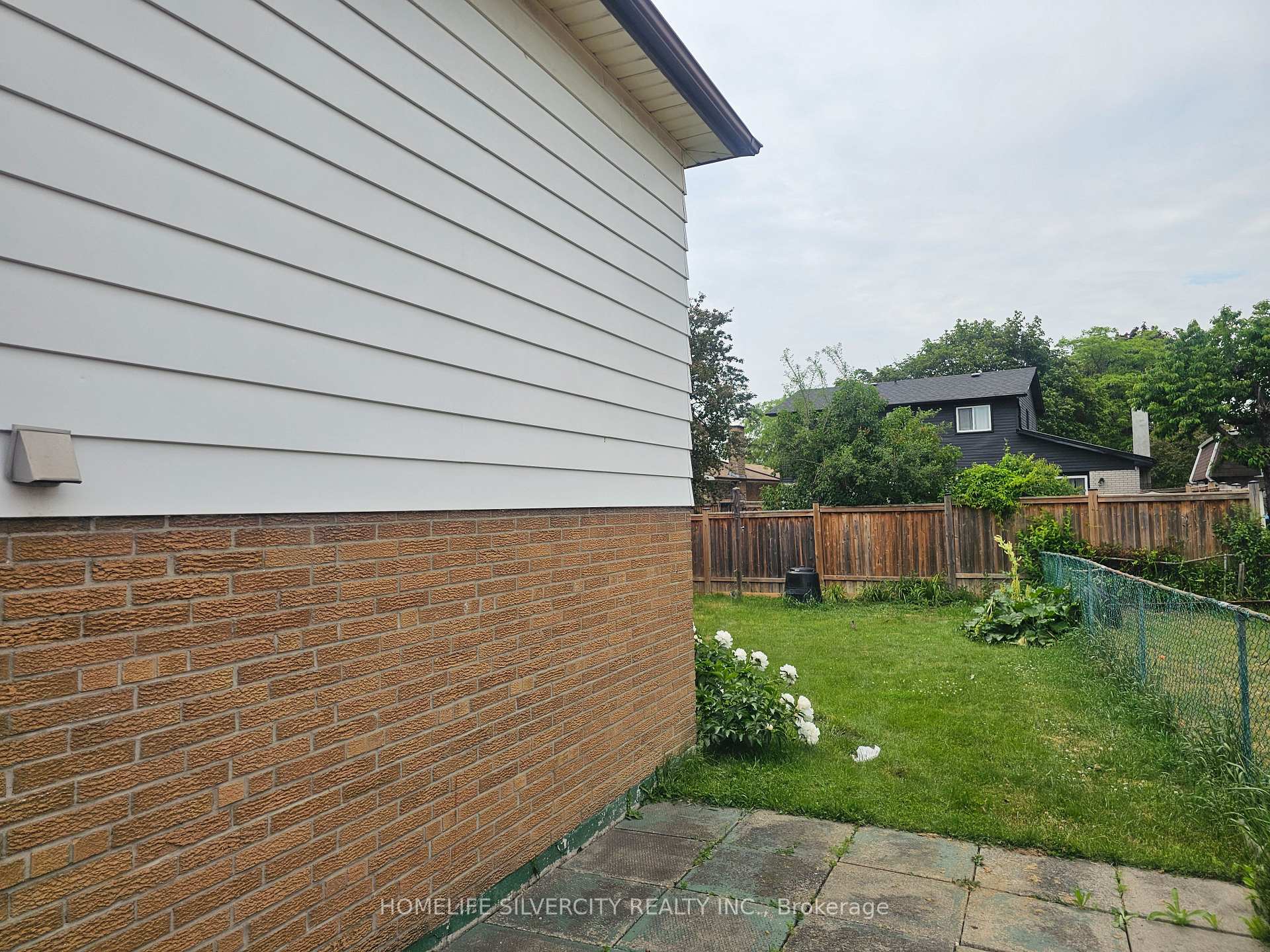 Photo 12 of 7746 Redstone Road, Mississauga, Malton — HOMEH