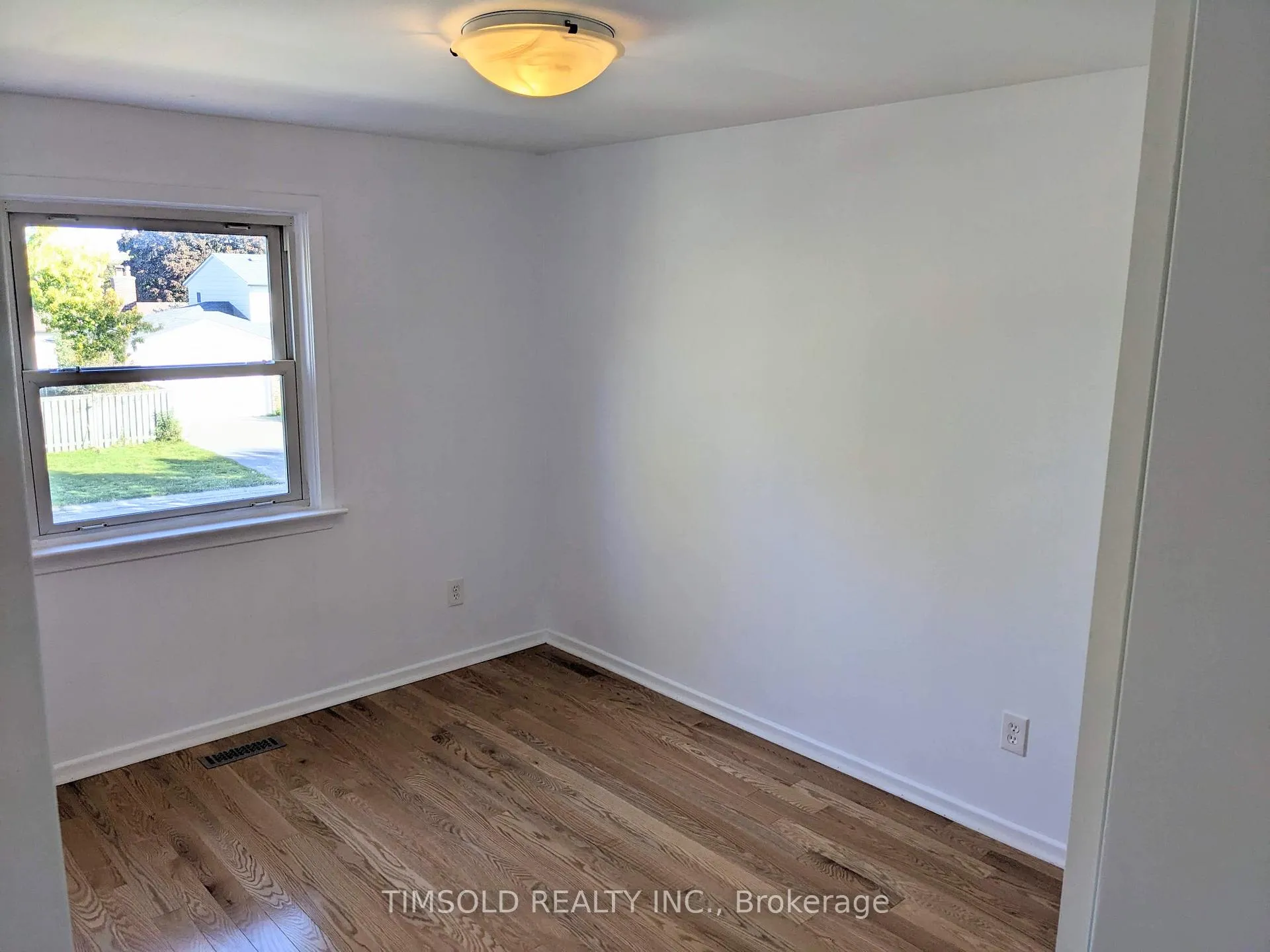 Photo 7 of 25 Pringle Avenue, Markham, Markham Village — HOMEH