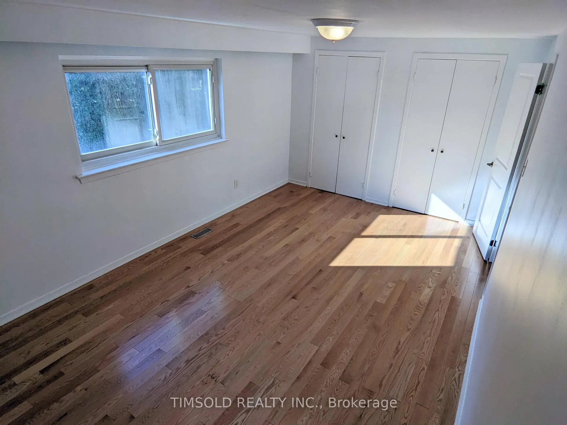 Photo 12 of 25 Pringle Avenue, Markham, Markham Village — HOMEH