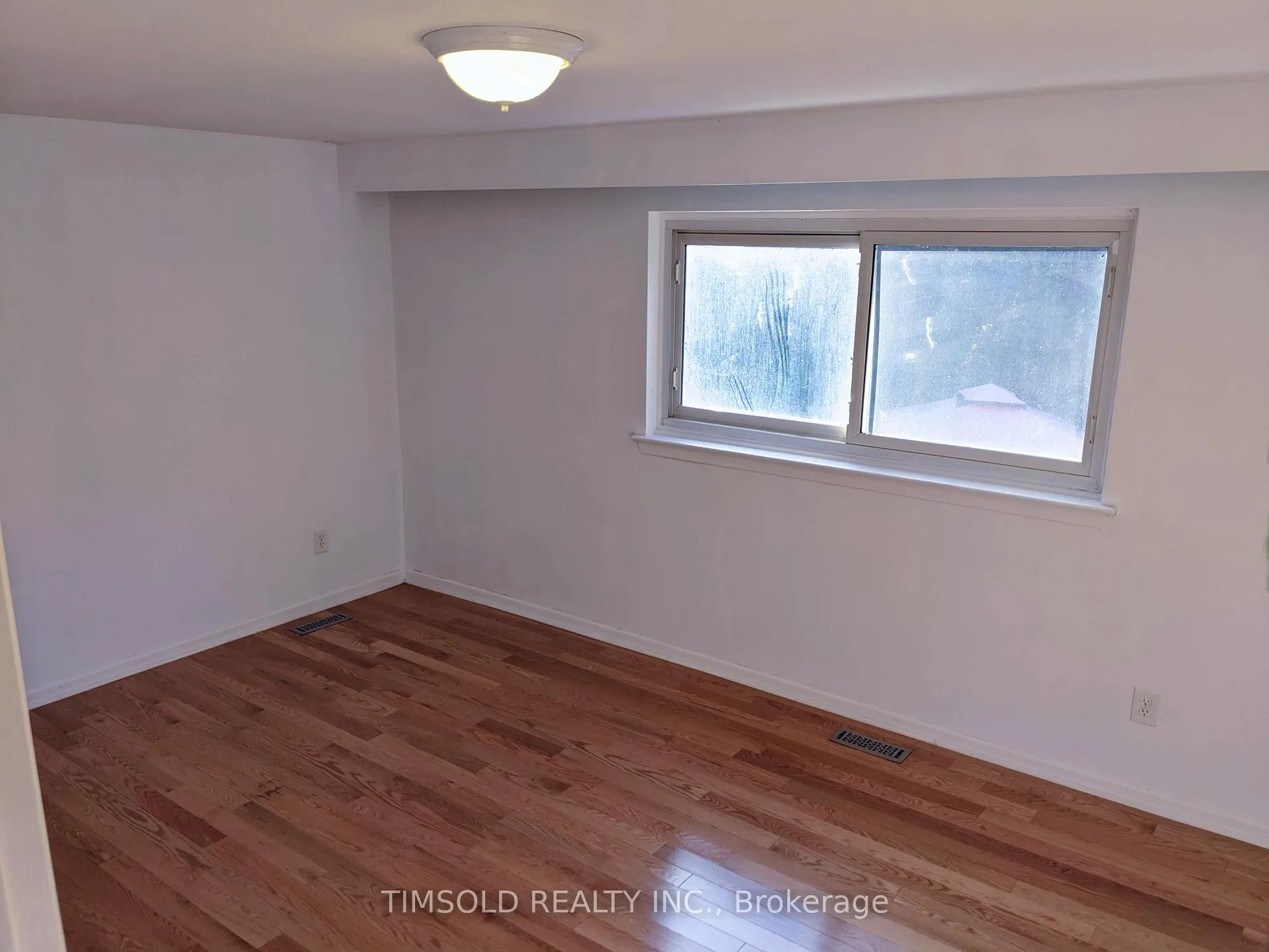 Photo 13 of 25 Pringle Avenue, Markham, Markham Village — HOMEH