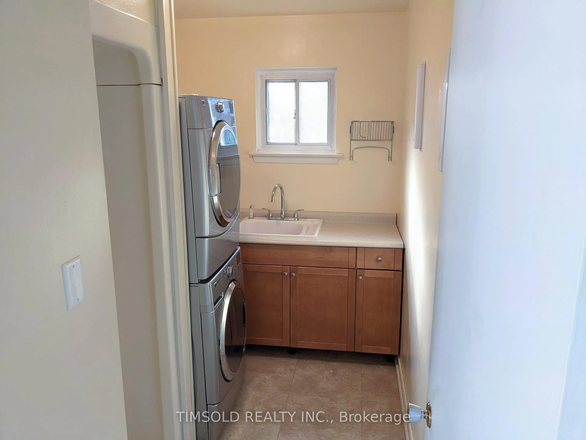 Photo 15 of 25 Pringle Avenue, Markham, Markham Village — HOMEH