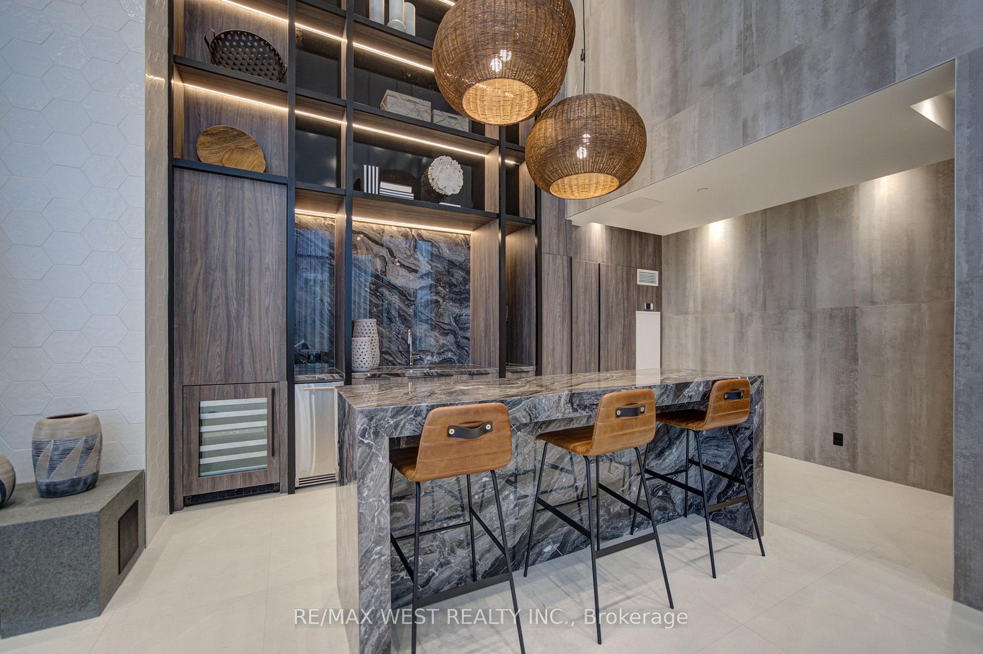 Photo 8 of Unit 2012, 6 Flavelle Trail, Vaughan, Steeles West Industrial — HOMEH