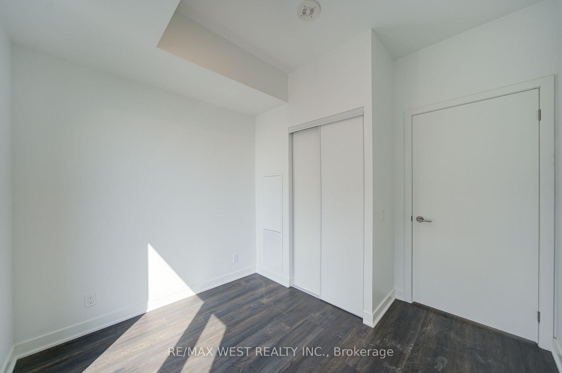 Photo 19 of Unit 2012, 6 Flavelle Trail, Vaughan, Steeles West Industrial — HOMEH
