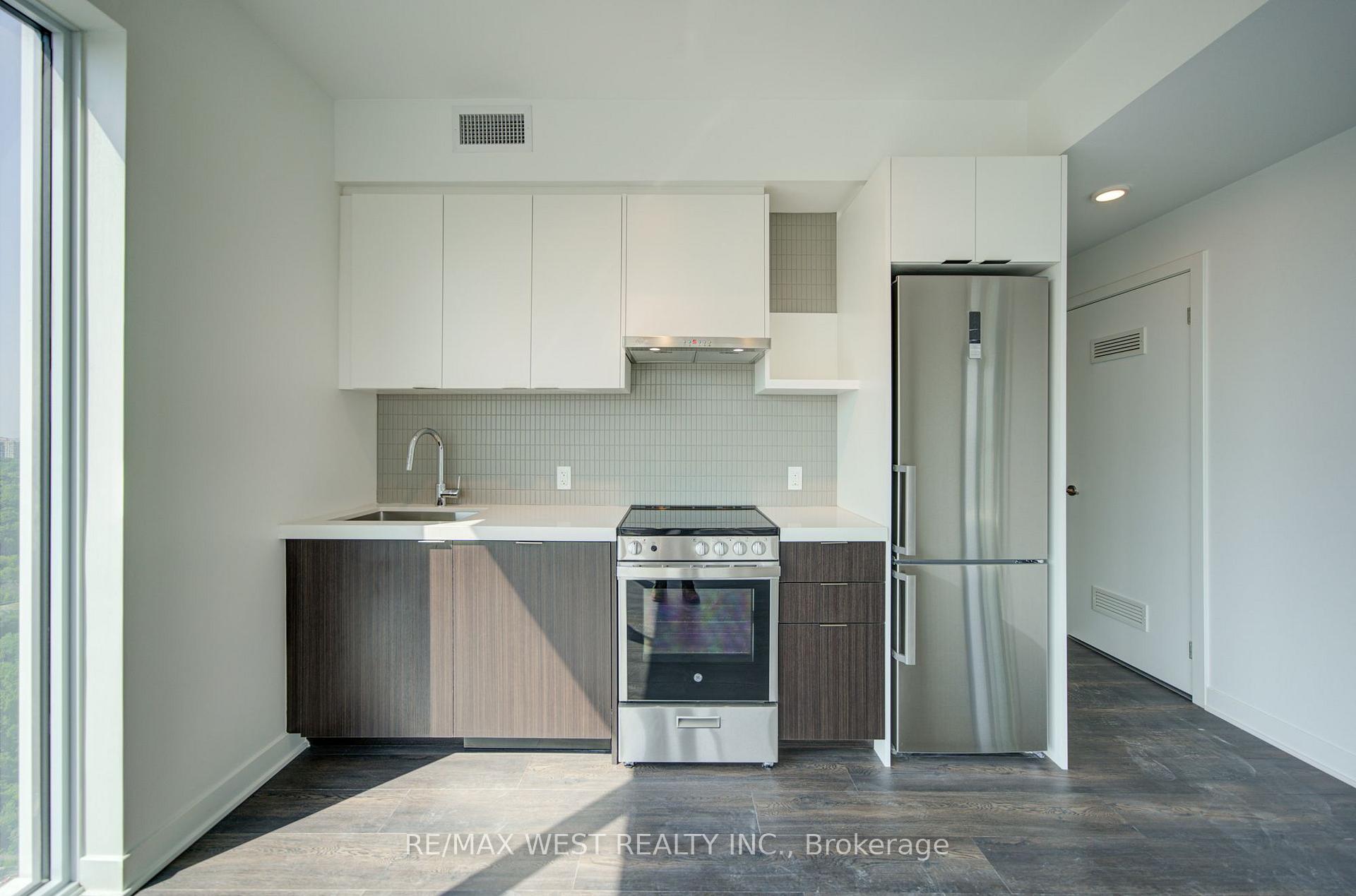 Photo 21 of Unit 2012, 6 Flavelle Trail, Vaughan, Steeles West Industrial — HOMEH
