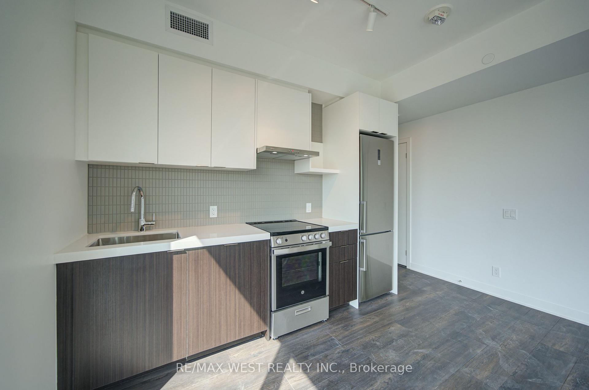 Photo 23 of Unit 2012, 6 Flavelle Trail, Vaughan, Steeles West Industrial — HOMEH