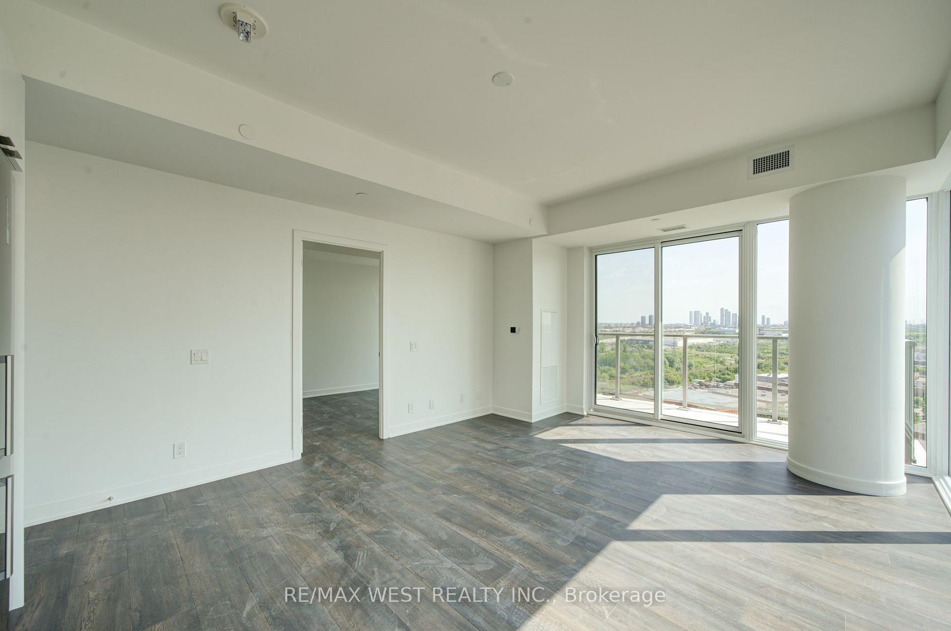 Photo 26 of Unit 2012, 6 Flavelle Trail, Vaughan, Steeles West Industrial — HOMEH