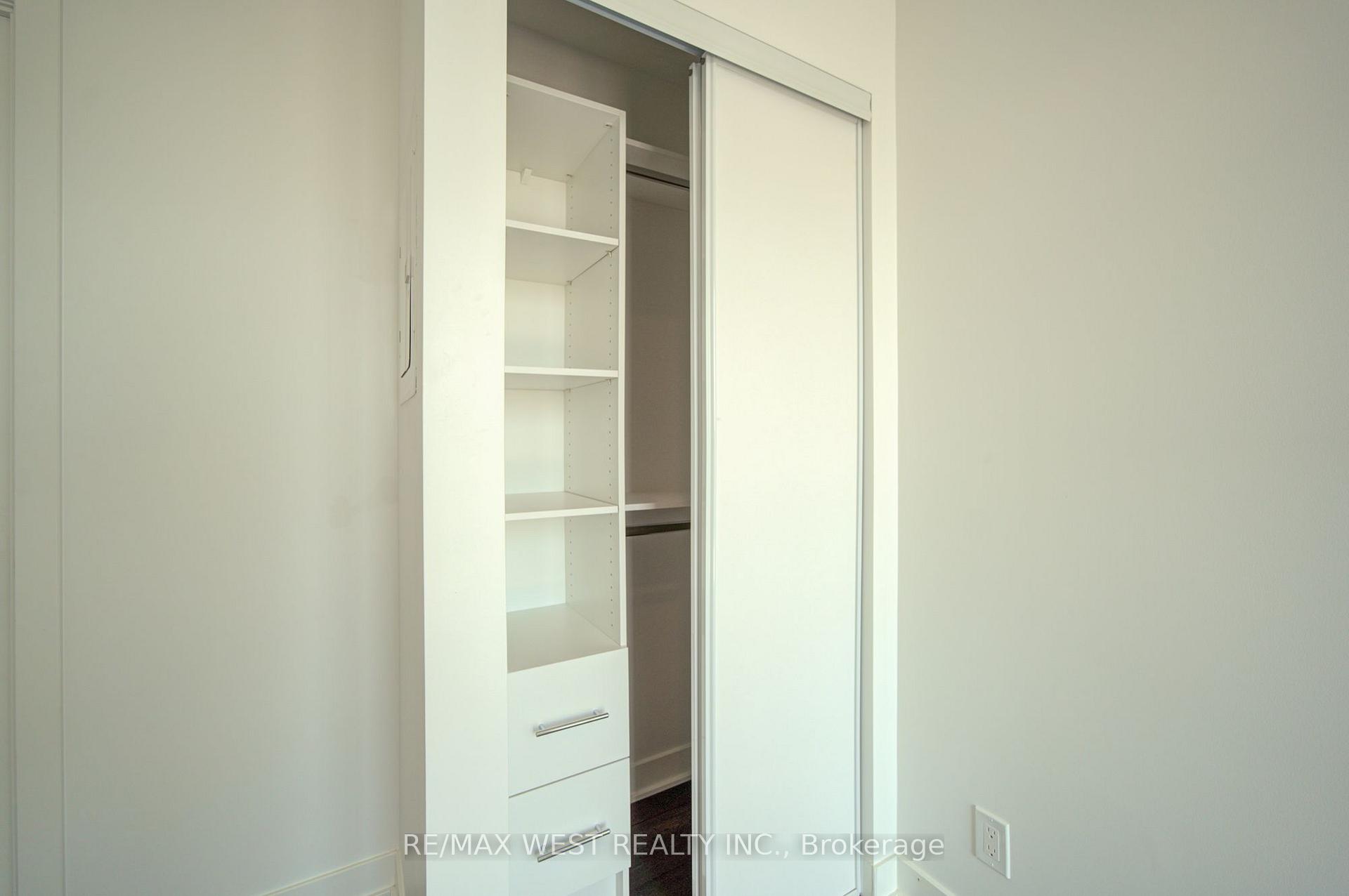 Photo 32 of Unit 2012, 6 Flavelle Trail, Vaughan, Steeles West Industrial — HOMEH