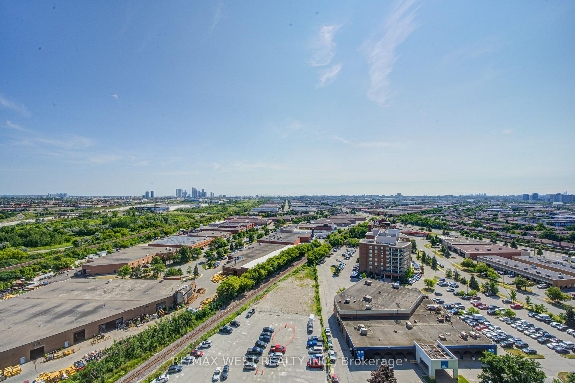Photo 43 of Unit 2012, 6 Flavelle Trail, Vaughan, Steeles West Industrial — HOMEH