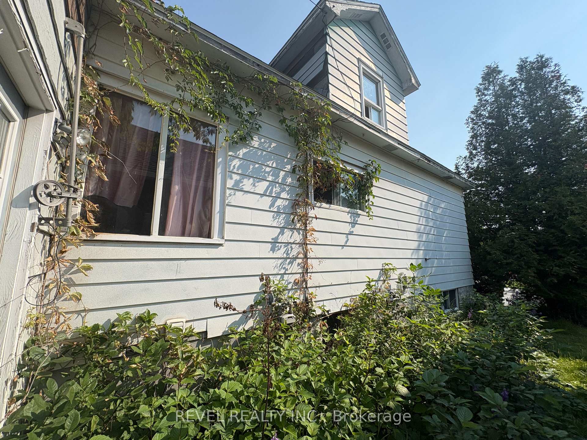 Photo 3 of 46 Charles Street, Timmins, TM - TNW - Algonquin to Jubilee — HOMEH