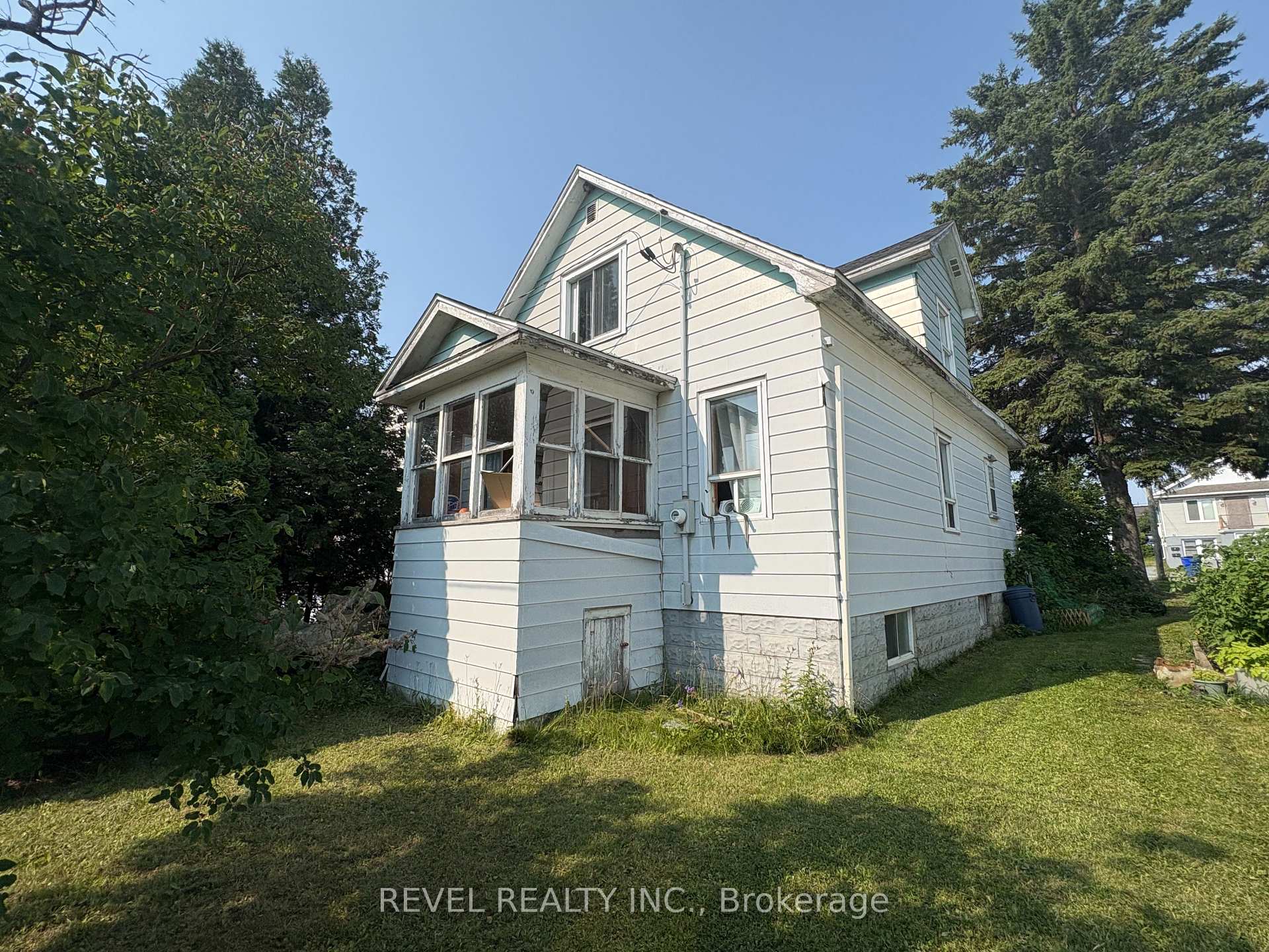 Photo 4 of 46 Charles Street, Timmins, TM - TNW - Algonquin to Jubilee — HOMEH