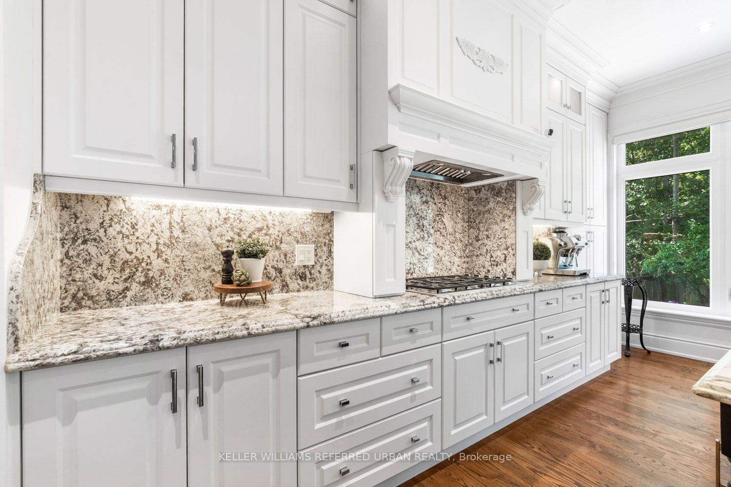 Photo 16 of 14 Tremont Crescent, North York, Banbury-Don Mills — HOMEH