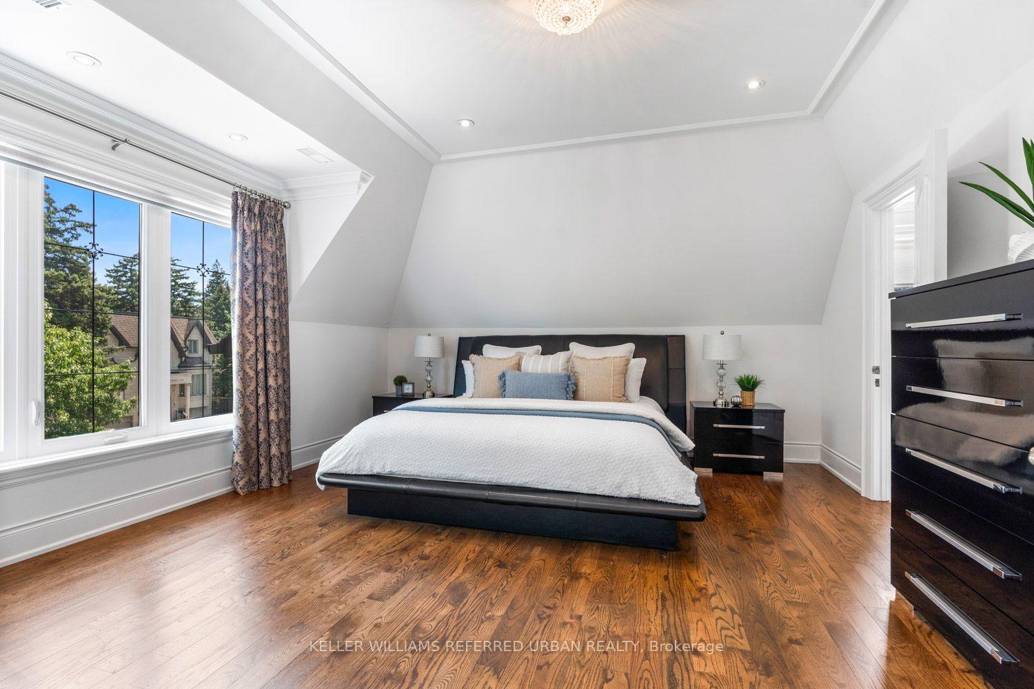Photo 38 of 14 Tremont Crescent, North York, Banbury-Don Mills — HOMEH