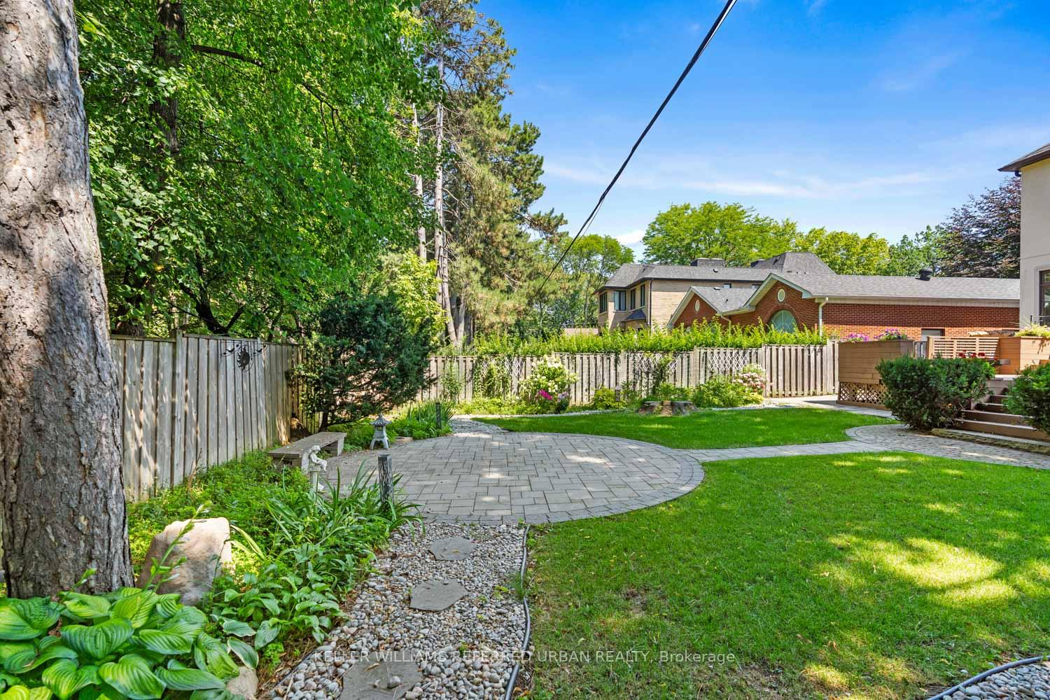 Photo 8 of 14 Tremont Crescent, North York, Banbury-Don Mills — HOMEH