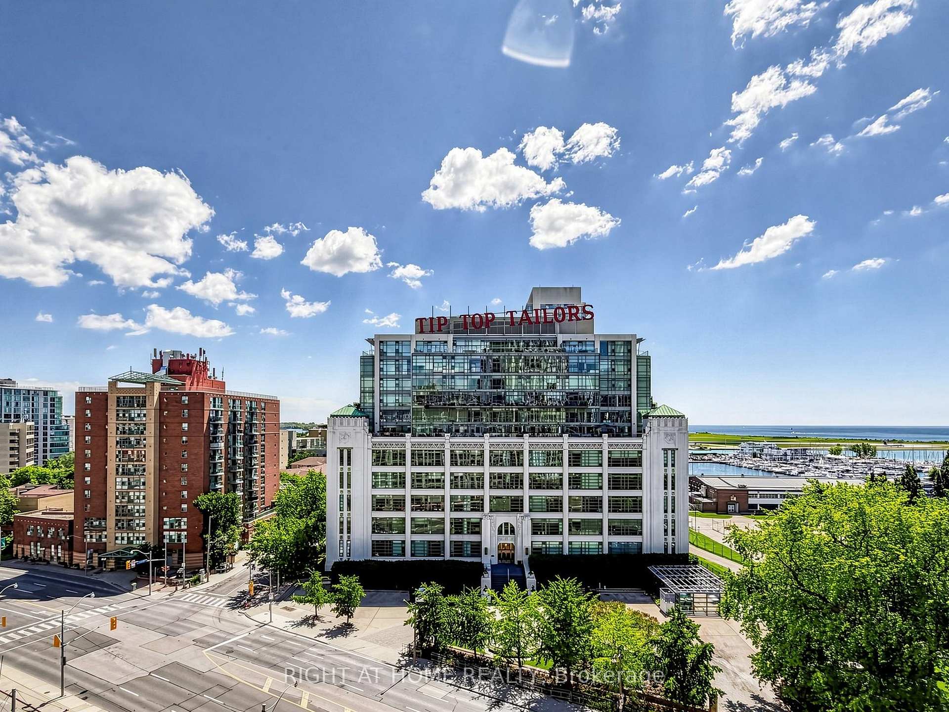 Photo 7 of Unit 1032, 628 Fleet Street, Toronto, Niagara — HOMEH