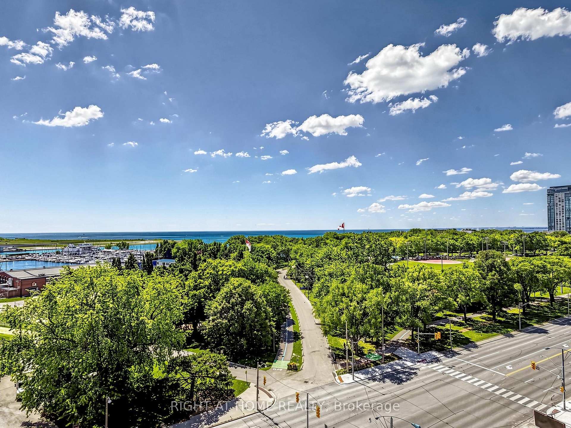 Photo 8 of Unit 1032, 628 Fleet Street, Toronto, Niagara — HOMEH
