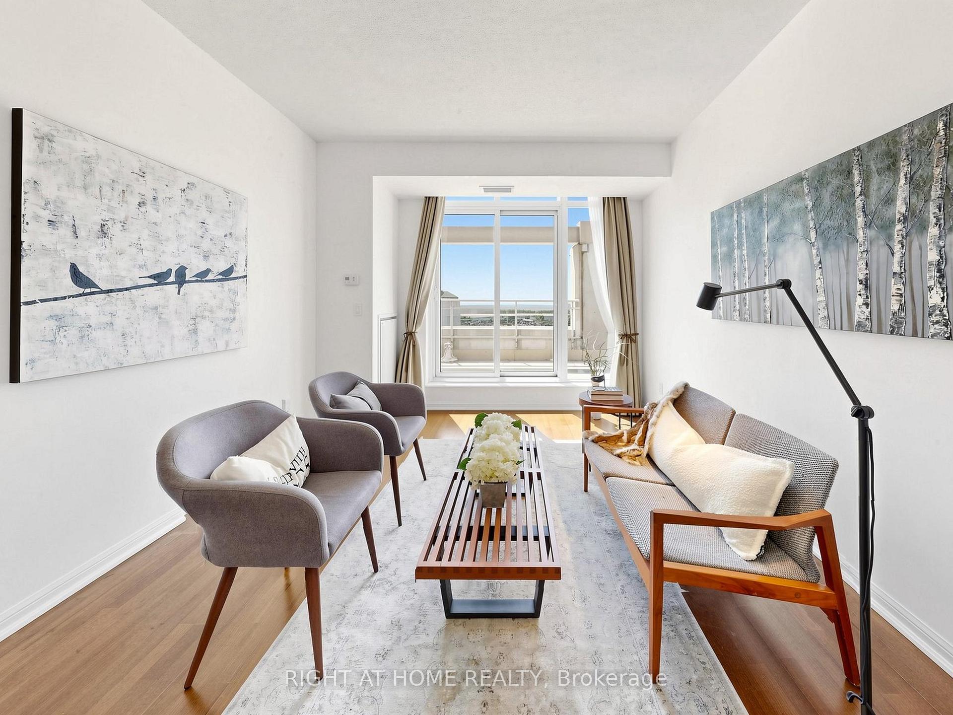 Photo 9 of Unit 1032, 628 Fleet Street, Toronto, Niagara — HOMEH