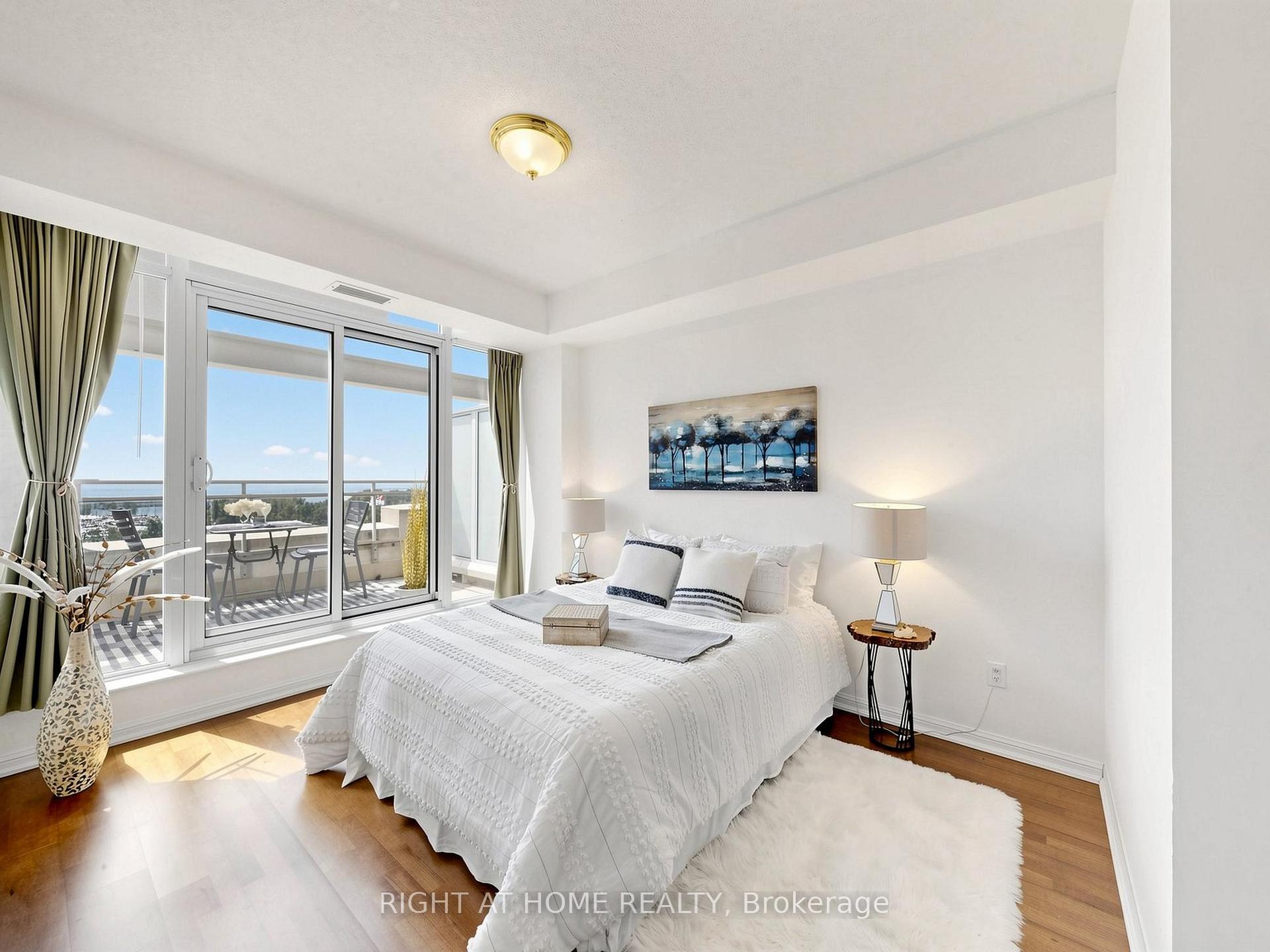 Photo 16 of Unit 1032, 628 Fleet Street, Toronto, Niagara — HOMEH