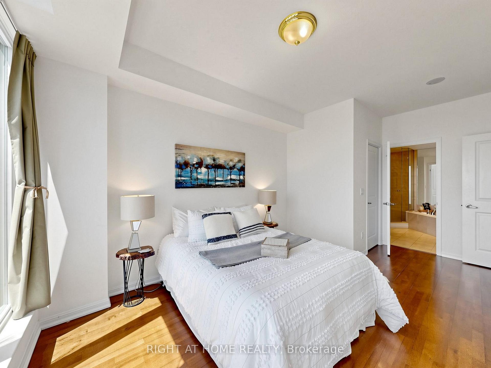 Photo 17 of Unit 1032, 628 Fleet Street, Toronto, Niagara — HOMEH