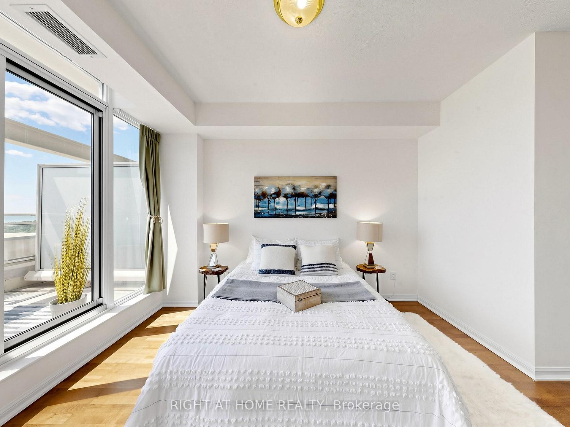 Photo 18 of Unit 1032, 628 Fleet Street, Toronto, Niagara — HOMEH