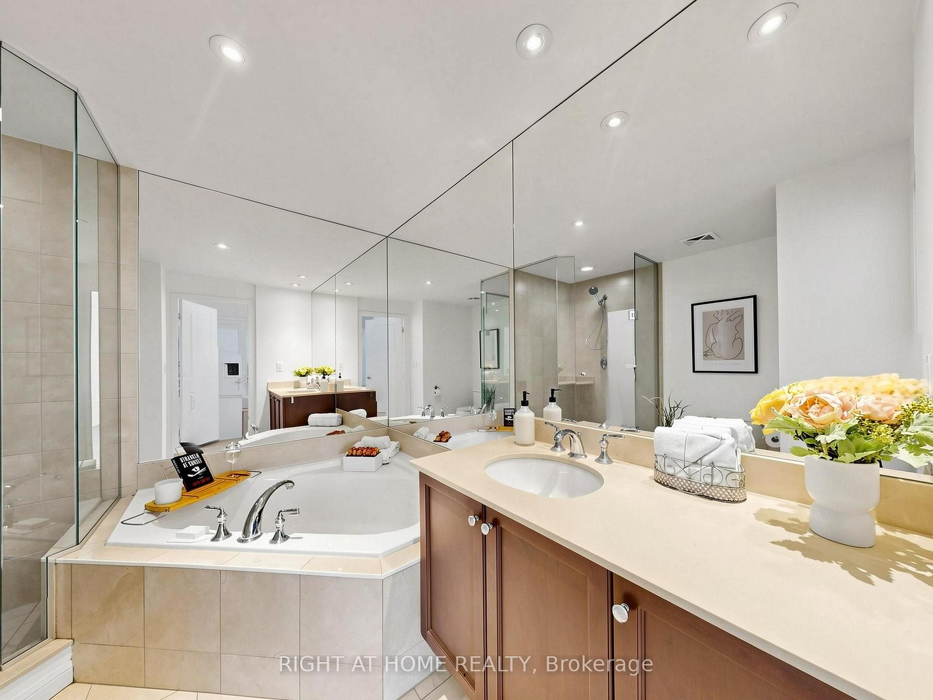 Photo 20 of Unit 1032, 628 Fleet Street, Toronto, Niagara — HOMEH