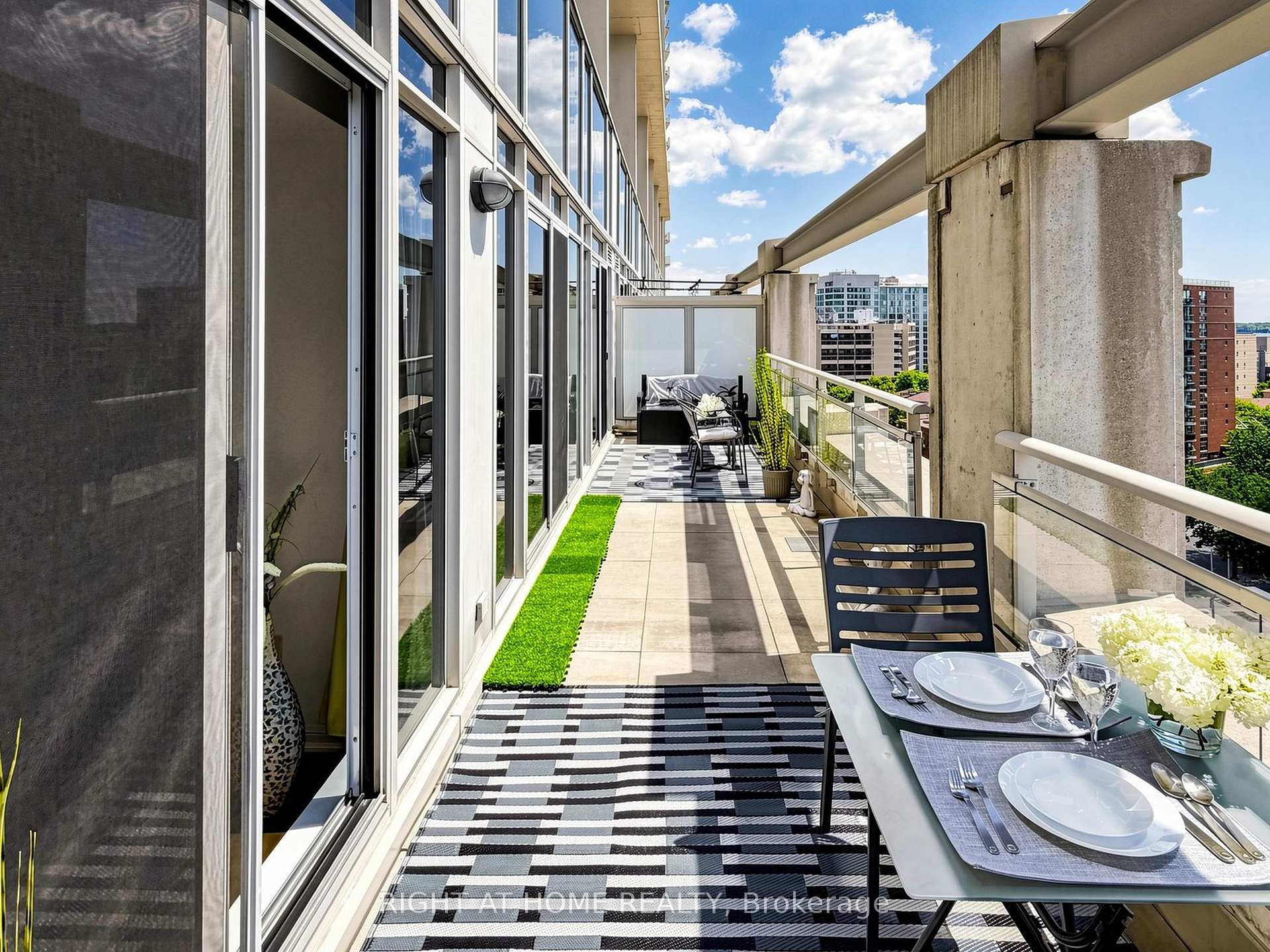 Photo 31 of Unit 1032, 628 Fleet Street, Toronto, Niagara — HOMEH