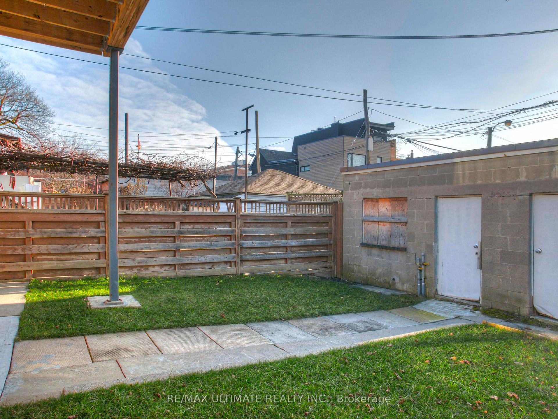 Photo 17 of Unit Apt #1, 115 Wallace Avenue, Toronto, Dovercourt-Wallace Emerson-Junction — HOMEH