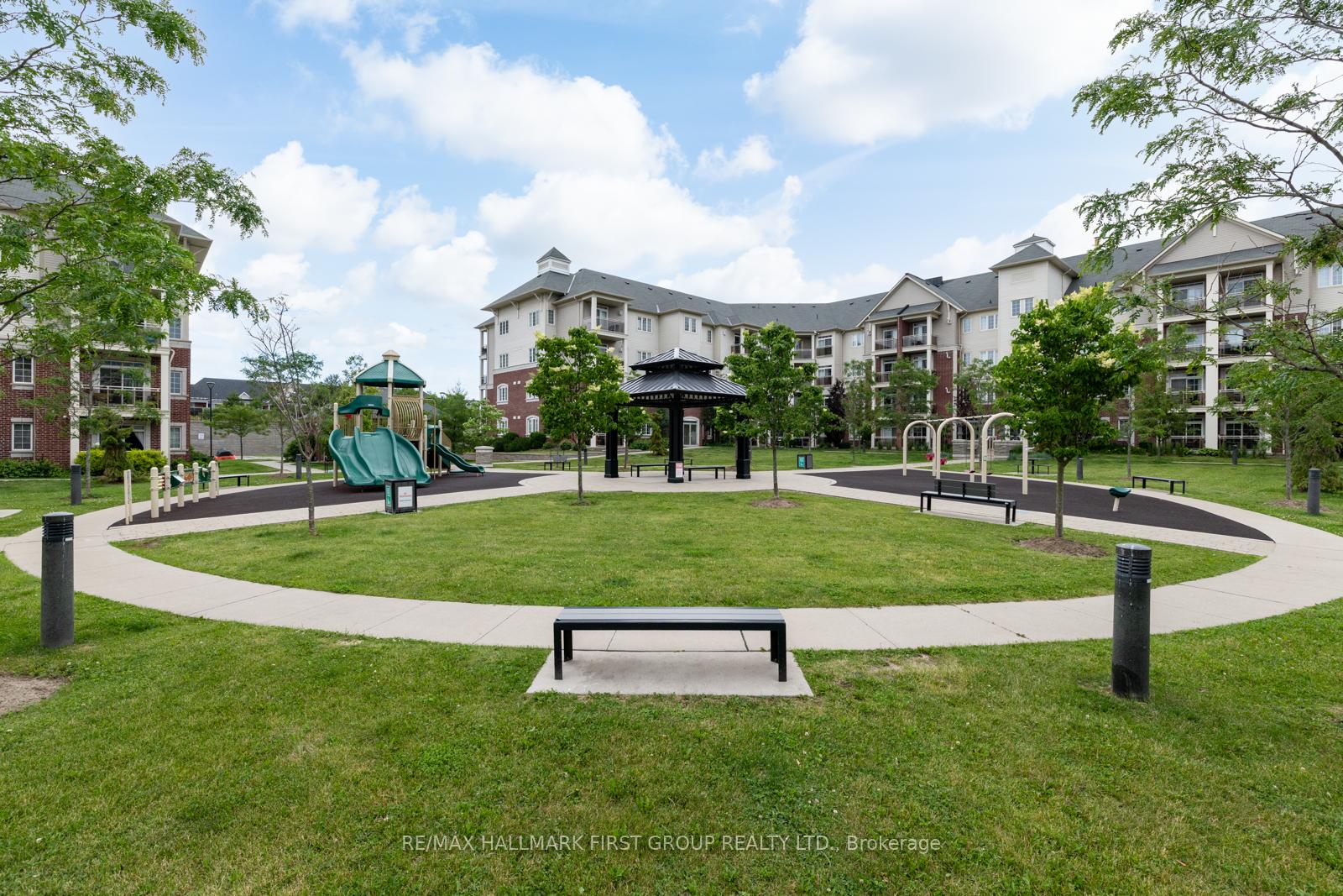 Photo 33 of Unit 113, 80 Aspen Springs Drive, Clarington, Bowmanville — HOMEH