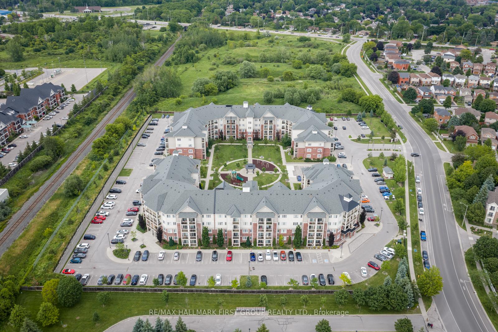 Photo 40 of Unit 113, 80 Aspen Springs Drive, Clarington, Bowmanville — HOMEH