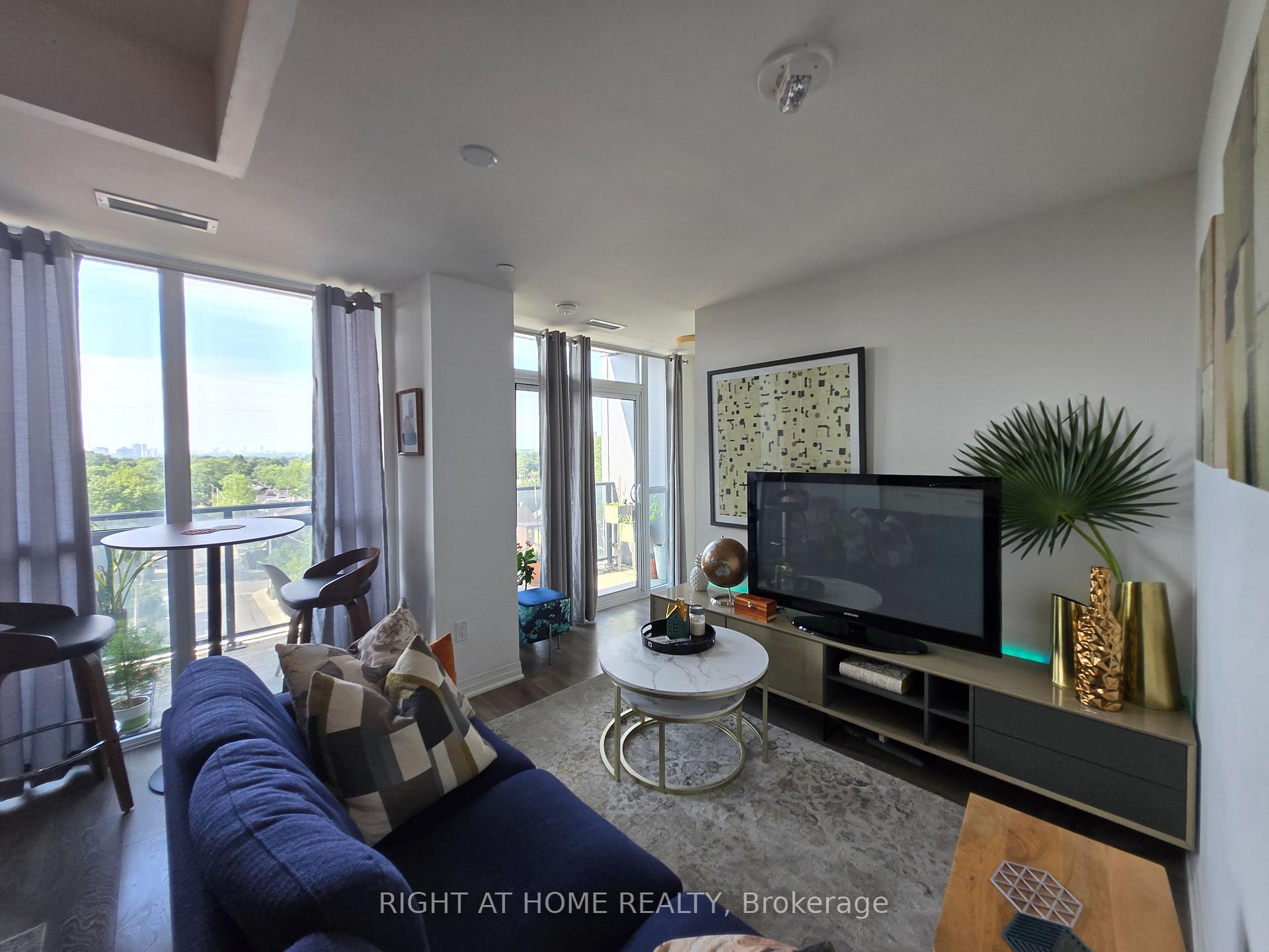 Front of Unit 715, 2301 Danforth Avenue