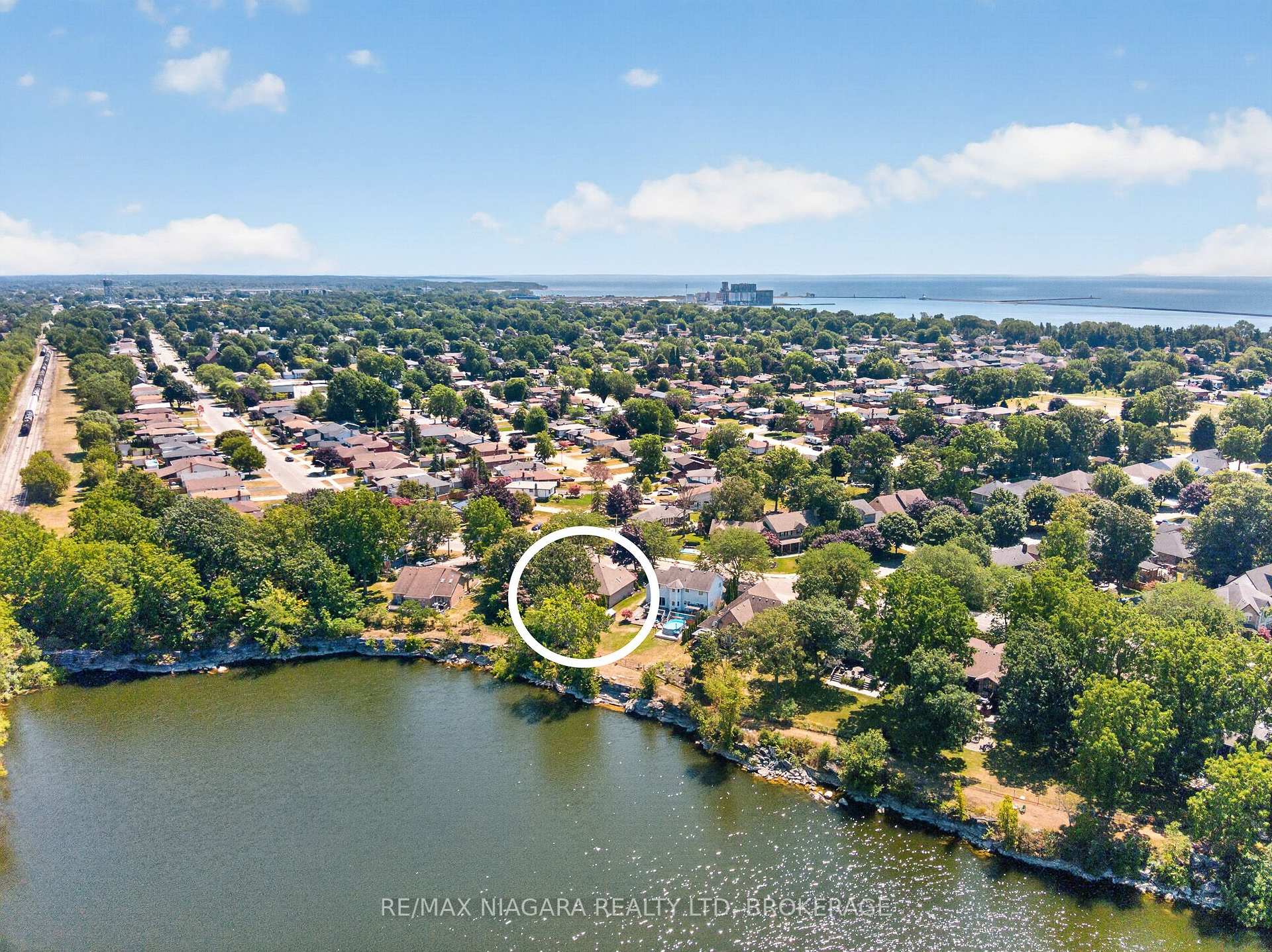 Photo 5 of 633 Clarence Street, Port Colborne, Sugarloaf — HOMEH