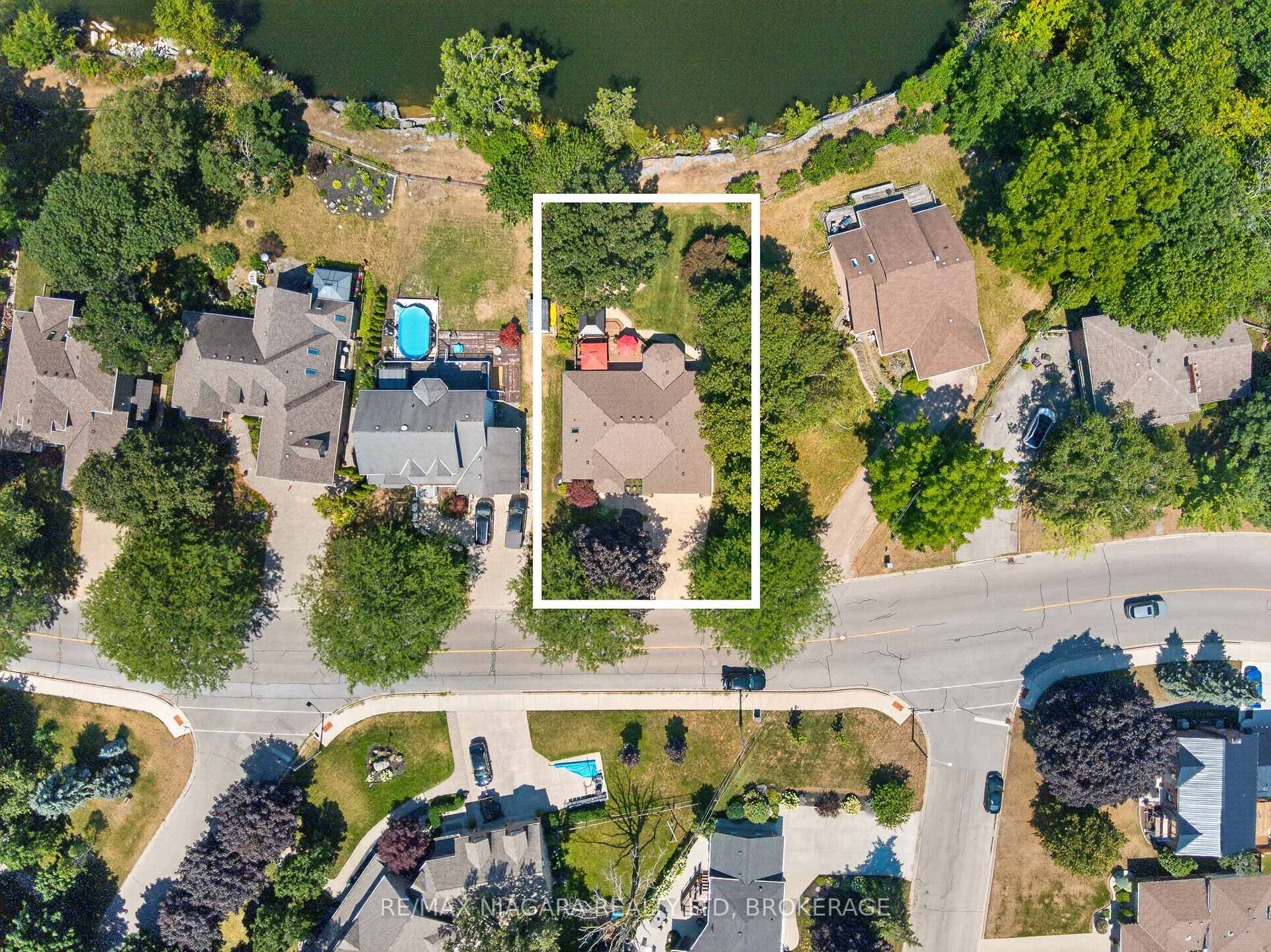 Photo 6 of 633 Clarence Street, Port Colborne, Sugarloaf — HOMEH