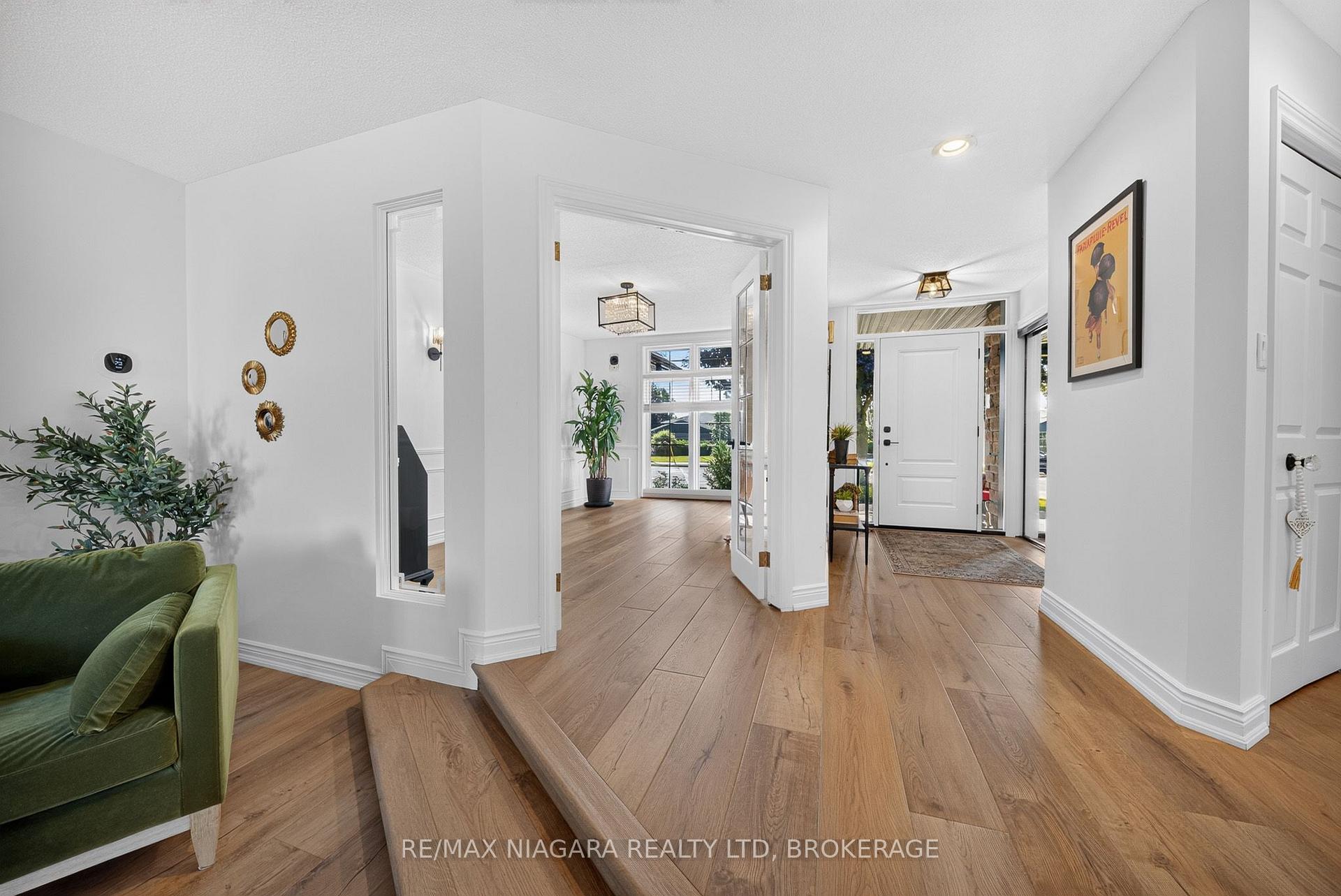 Photo 8 of 633 Clarence Street, Port Colborne, Sugarloaf — HOMEH