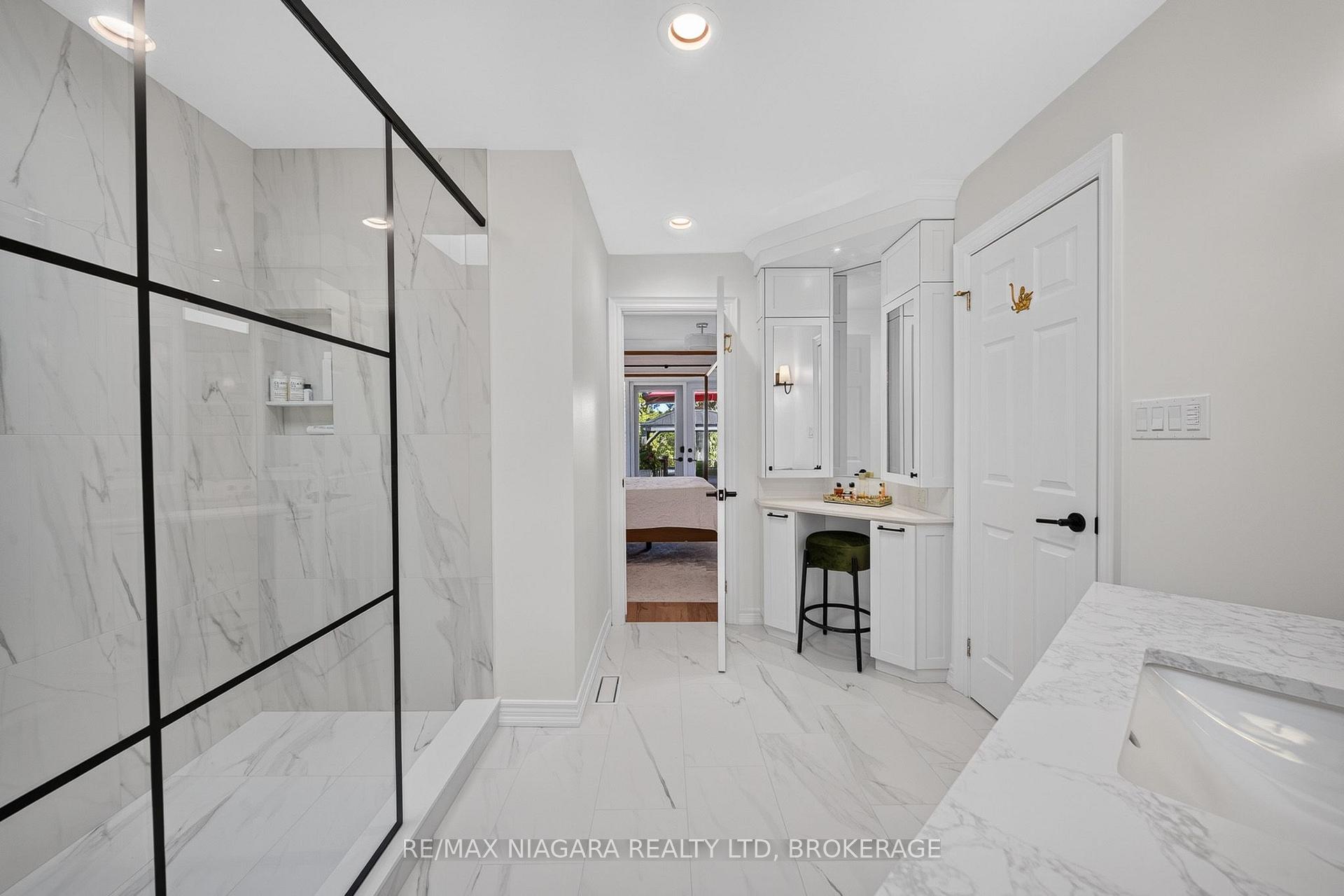 Photo 18 of 633 Clarence Street, Port Colborne, Sugarloaf — HOMEH